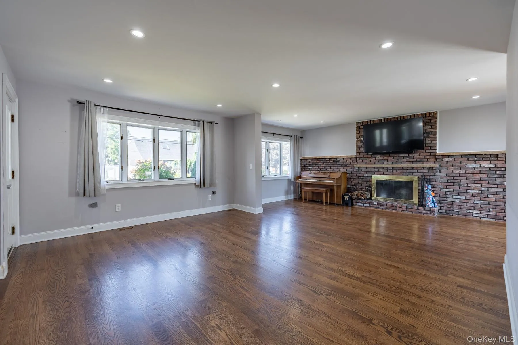104 Justice Street, West Babylon, NY, 2 Bedrooms Bedrooms, 5 Rooms Rooms,1 BathroomBathrooms,Residential,For Rent,Justice,0,1049011 104 Justice Street, West Babylon, NY, 2 Bedrooms Bedrooms, 5 Rooms Rooms,1 BathroomBathrooms,Residential,For Rent,Justice,0,1049011