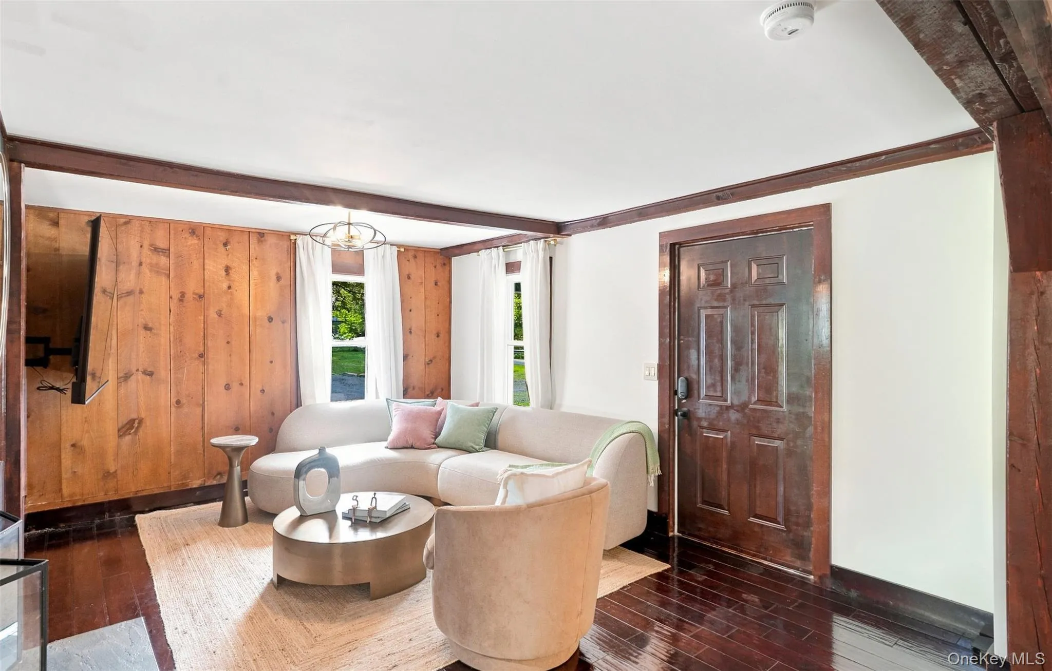Rich hardwood floors, handsome wood detail, clean and neautral Rich hardwood floors, handsome wood detail, clean and neautral