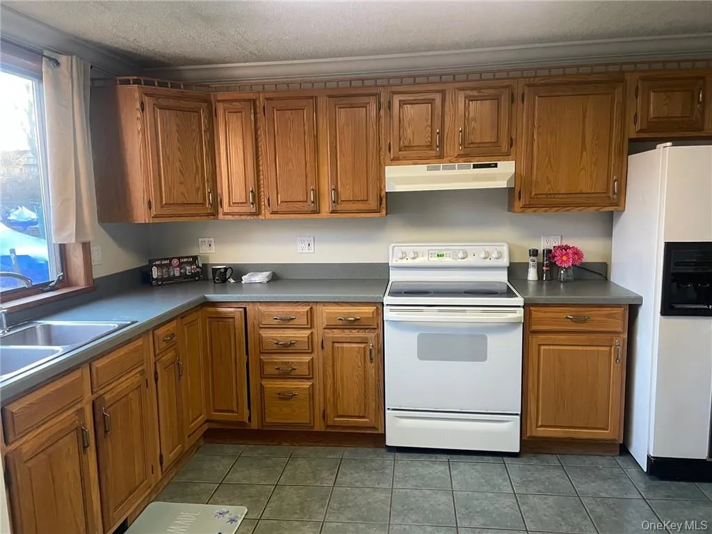 96 Dunderberg Road, Putnam Valley, NY, 3 Bedrooms Bedrooms, 7 Rooms Rooms,2 BathroomsBathrooms,Residential Lease,For Rent,Dunderberg,0,1049016 96 Dunderberg Road, Putnam Valley, NY, 3 Bedrooms Bedrooms, 7 Rooms Rooms,2 BathroomsBathrooms,Residential Lease,For Rent,Dunderberg,0,1049016