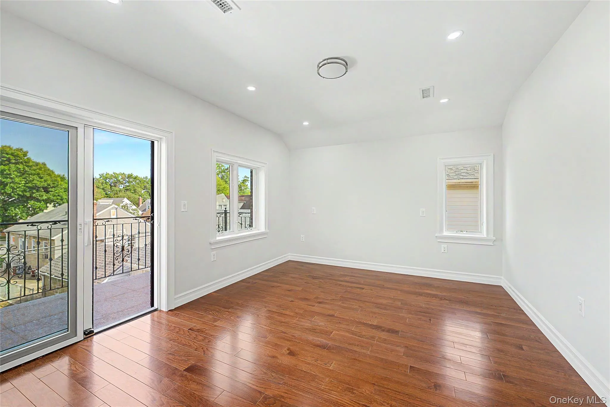53-07 197th Street, New York, NY, 4 Bedrooms Bedrooms, 10 Rooms Rooms,4 BathroomsBathrooms,Residential,For Rent,197th,0,1049017 53-07 197th Street, New York, NY, 4 Bedrooms Bedrooms, 10 Rooms Rooms,4 BathroomsBathrooms,Residential,For Rent,197th,0,1049017