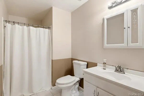 5 Old Neck Court, Brookhaven, NY, 5 Bedrooms Bedrooms, 11 Rooms Rooms,3 BathroomsBathrooms,Residential,For Rent,Old Neck,0,1049019 5 Old Neck Court, Brookhaven, NY, 5 Bedrooms Bedrooms, 11 Rooms Rooms,3 BathroomsBathrooms,Residential,For Rent,Old Neck,0,1049019
