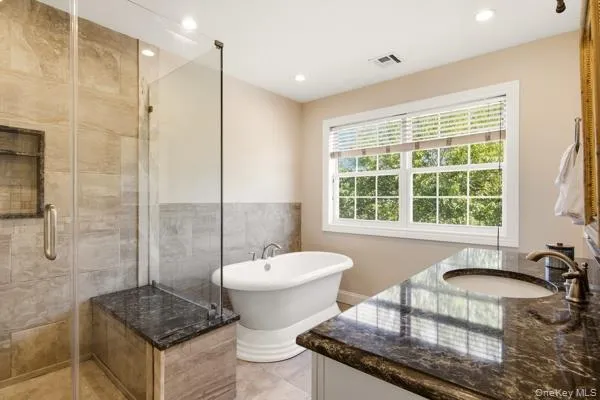 5 Old Neck Court, Brookhaven, NY, 5 Bedrooms Bedrooms, 11 Rooms Rooms,3 BathroomsBathrooms,Residential,For Rent,Old Neck,0,1049019 5 Old Neck Court, Brookhaven, NY, 5 Bedrooms Bedrooms, 11 Rooms Rooms,3 BathroomsBathrooms,Residential,For Rent,Old Neck,0,1049019