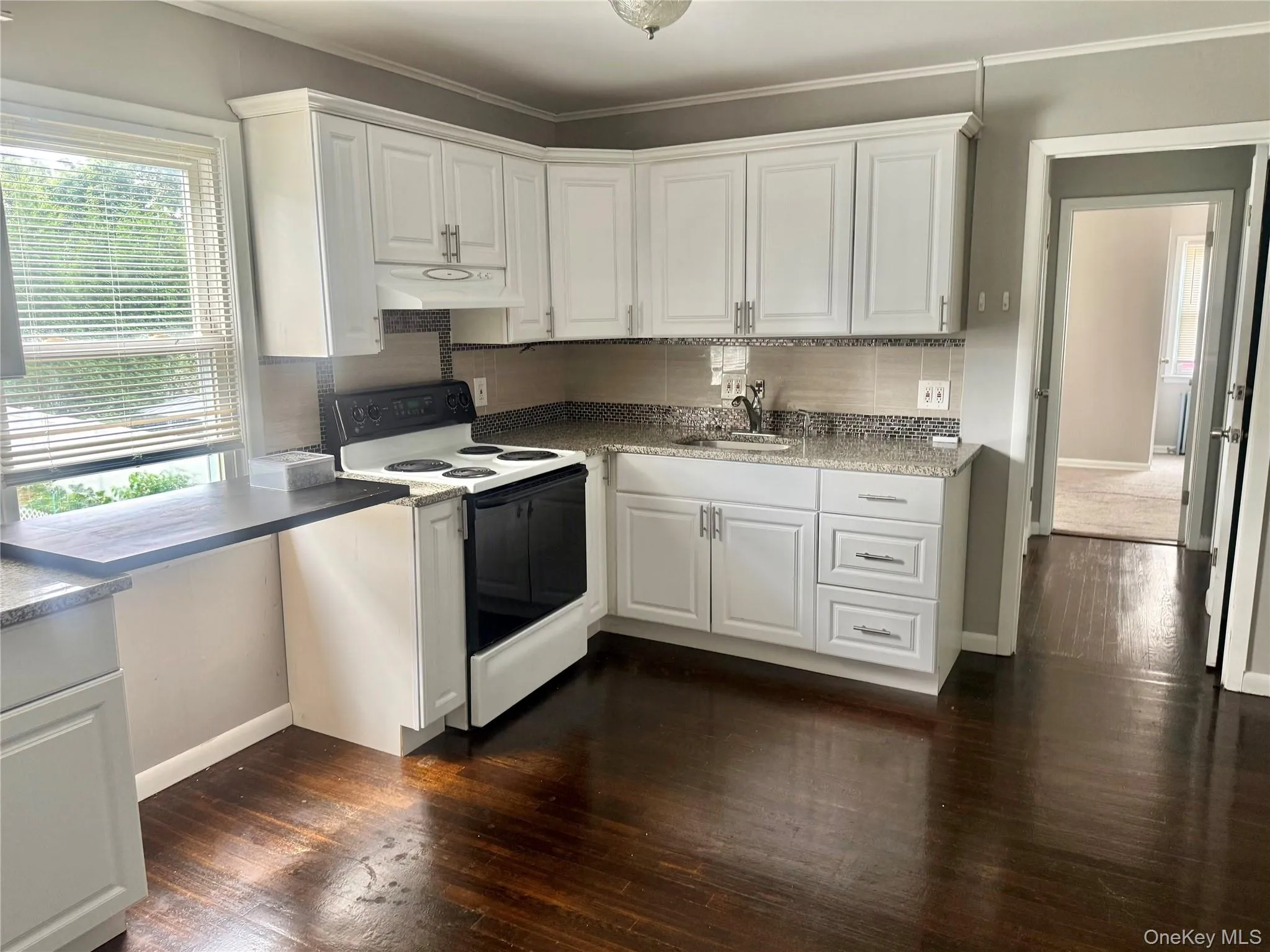 66 Folsom Avenue, Huntington, NY, 2 Bedrooms Bedrooms, 5 Rooms Rooms,1 BathroomBathrooms,Residential Lease,For Rent,Folsom,0,1049023 66 Folsom Avenue, Huntington, NY, 2 Bedrooms Bedrooms, 5 Rooms Rooms,1 BathroomBathrooms,Residential Lease,For Rent,Folsom,0,1049023