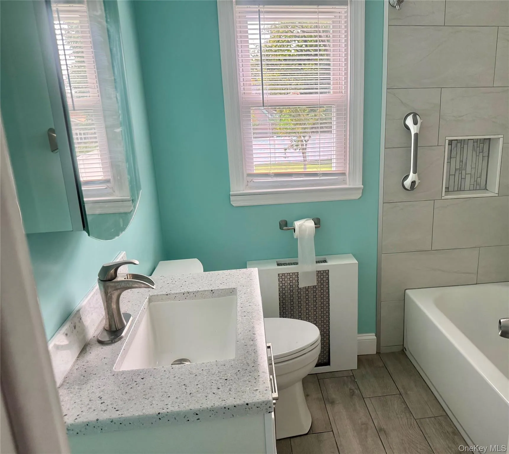 66 Folsom Avenue, Huntington, NY, 2 Bedrooms Bedrooms, 5 Rooms Rooms,1 BathroomBathrooms,Residential Lease,For Rent,Folsom,0,1049023 66 Folsom Avenue, Huntington, NY, 2 Bedrooms Bedrooms, 5 Rooms Rooms,1 BathroomBathrooms,Residential Lease,For Rent,Folsom,0,1049023