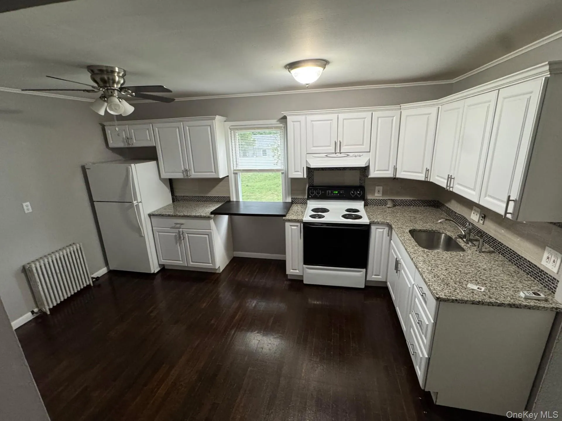 66 Folsom Avenue, Huntington, NY, 2 Bedroom Bedrooms, 5 Room Rooms,1 BathroomBathrooms,Residential Lease,For Rent,Folsom,0,1049023 66 Folsom Avenue, Huntington, NY, 2 Bedroom Bedrooms, 5 Room Rooms,1 BathroomBathrooms,Residential Lease,For Rent,Folsom,0,1049023