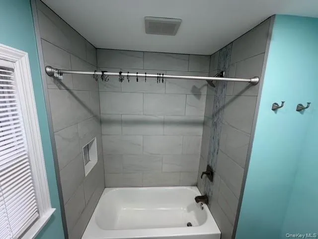66 Folsom Avenue, Huntington, NY, 2 Bedroom Bedrooms, 5 Room Rooms,1 BathroomBathrooms,Residential Lease,For Rent,Folsom,0,1049023 66 Folsom Avenue, Huntington, NY, 2 Bedroom Bedrooms, 5 Room Rooms,1 BathroomBathrooms,Residential Lease,For Rent,Folsom,0,1049023