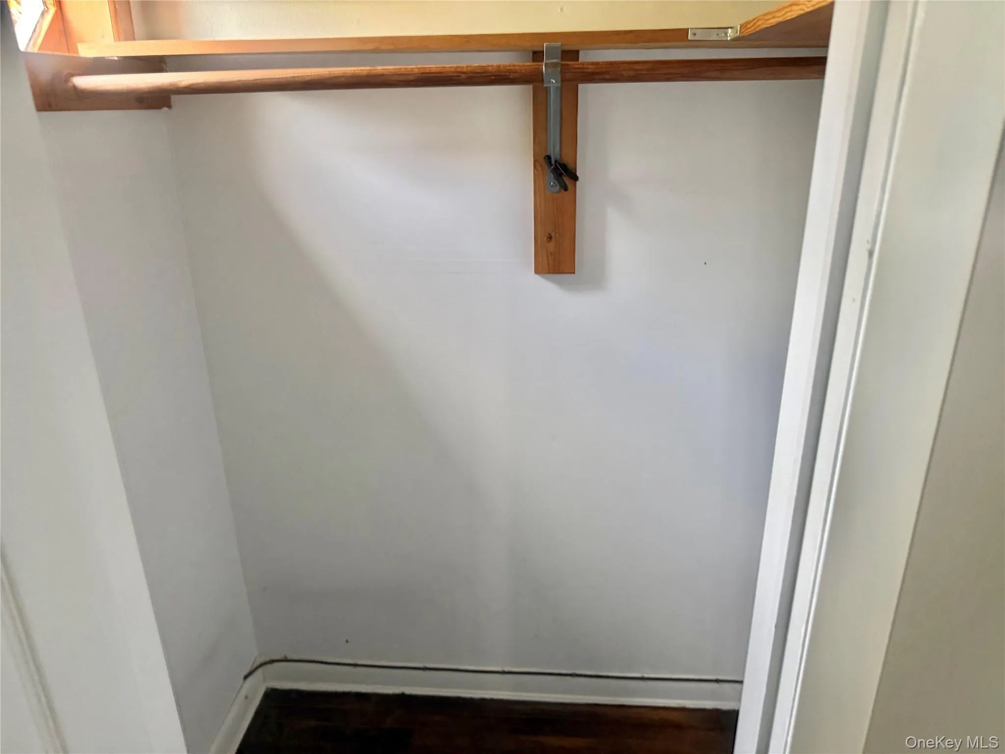 66 Folsom Avenue, Huntington, NY, 2 Bedrooms Bedrooms, 5 Rooms Rooms,1 BathroomBathrooms,Residential Lease,For Rent,Folsom,0,1049023 66 Folsom Avenue, Huntington, NY, 2 Bedrooms Bedrooms, 5 Rooms Rooms,1 BathroomBathrooms,Residential Lease,For Rent,Folsom,0,1049023