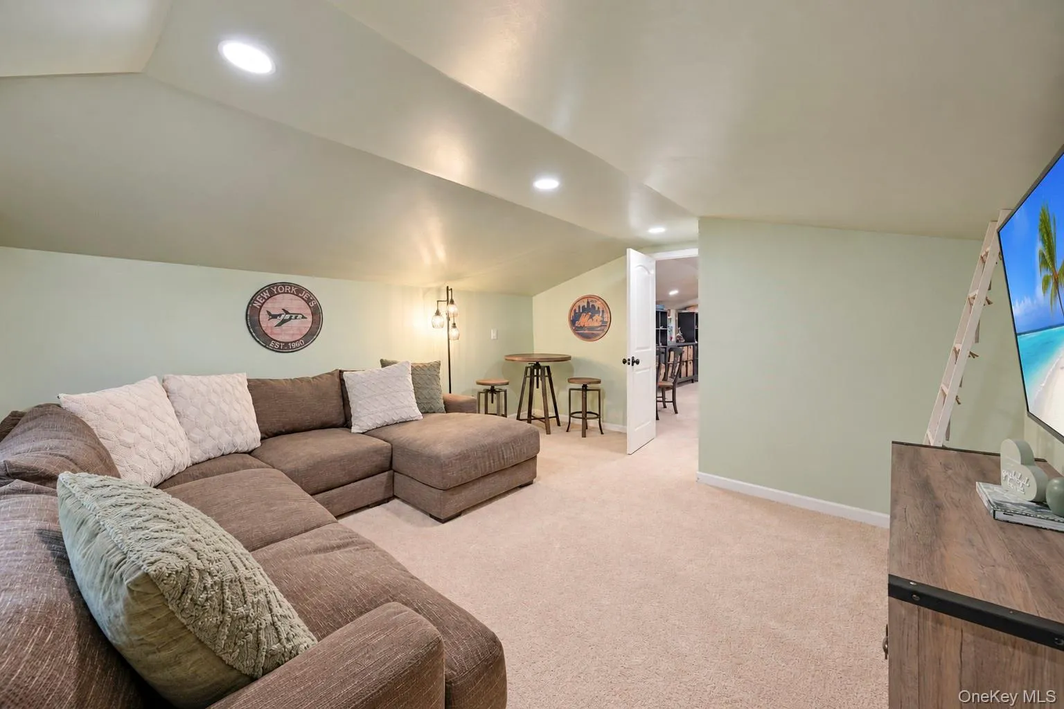 26 All Points Terrace, Islip, NY, 5 Bedrooms Bedrooms, 11 Rooms Rooms,2 BathroomsBathrooms,Residential,For Rent,All Points,0,1049030 26 All Points Terrace, Islip, NY, 5 Bedrooms Bedrooms, 11 Rooms Rooms,2 BathroomsBathrooms,Residential,For Rent,All Points,0,1049030