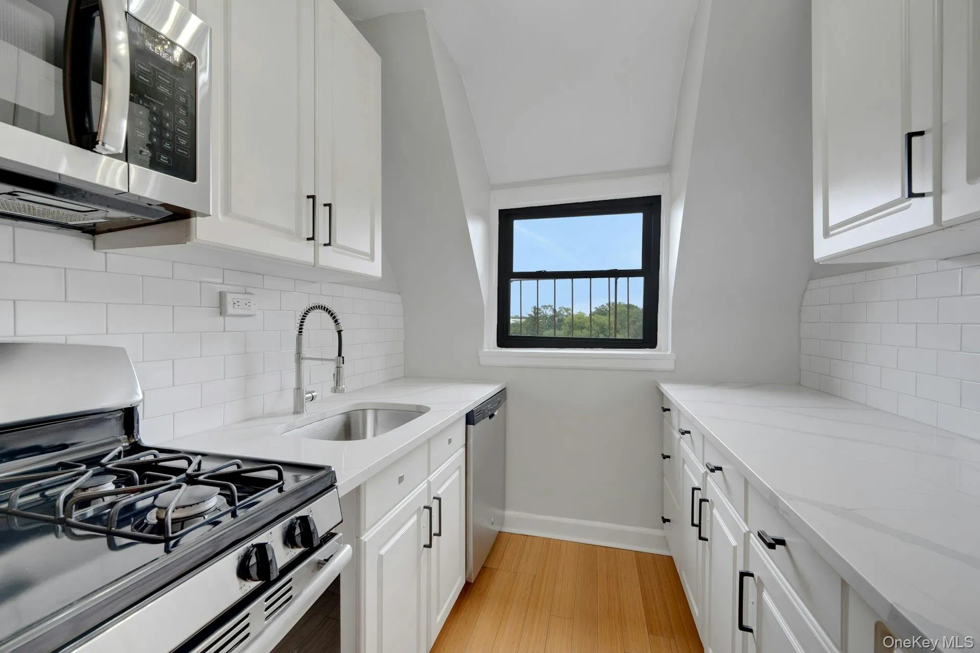 64 kensington Road, Eastchester, NY, 2 Bedrooms Bedrooms, 4 Rooms Rooms,1 BathroomBathrooms,Residential Lease,For Rent,kensington,0,1049032 64 kensington Road, Eastchester, NY, 2 Bedrooms Bedrooms, 4 Rooms Rooms,1 BathroomBathrooms,Residential Lease,For Rent,kensington,0,1049032