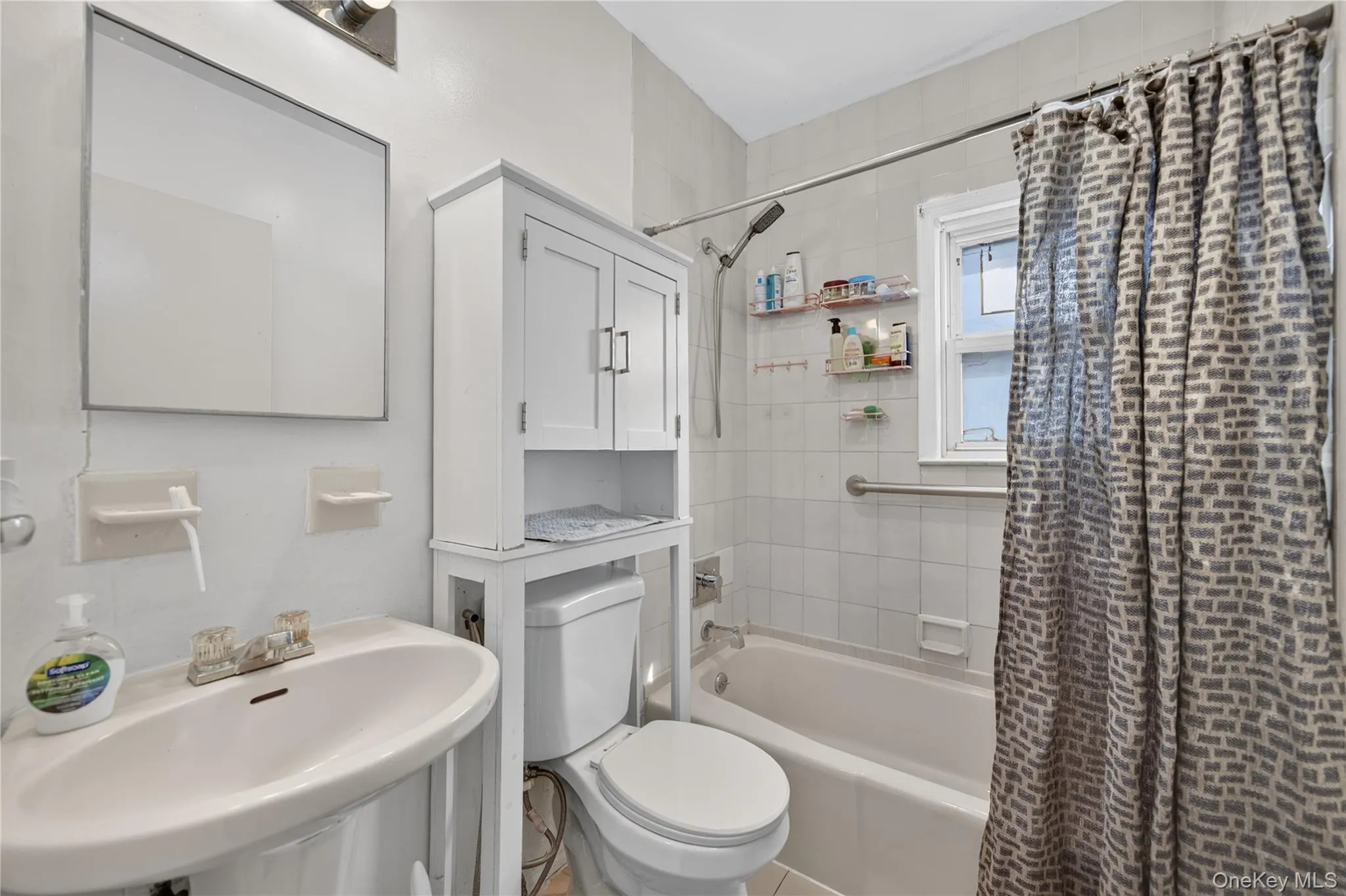 130-29 235th Street, New York, NY, 4 Bedrooms Bedrooms, 6 Rooms Rooms,1 BathroomBathrooms,Residential,For Rent,235th,0,1049033 130-29 235th Street, New York, NY, 4 Bedrooms Bedrooms, 6 Rooms Rooms,1 BathroomBathrooms,Residential,For Rent,235th,0,1049033