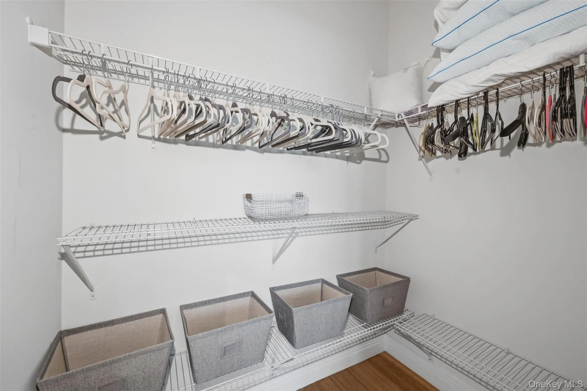 Walk in closet Walk in closet