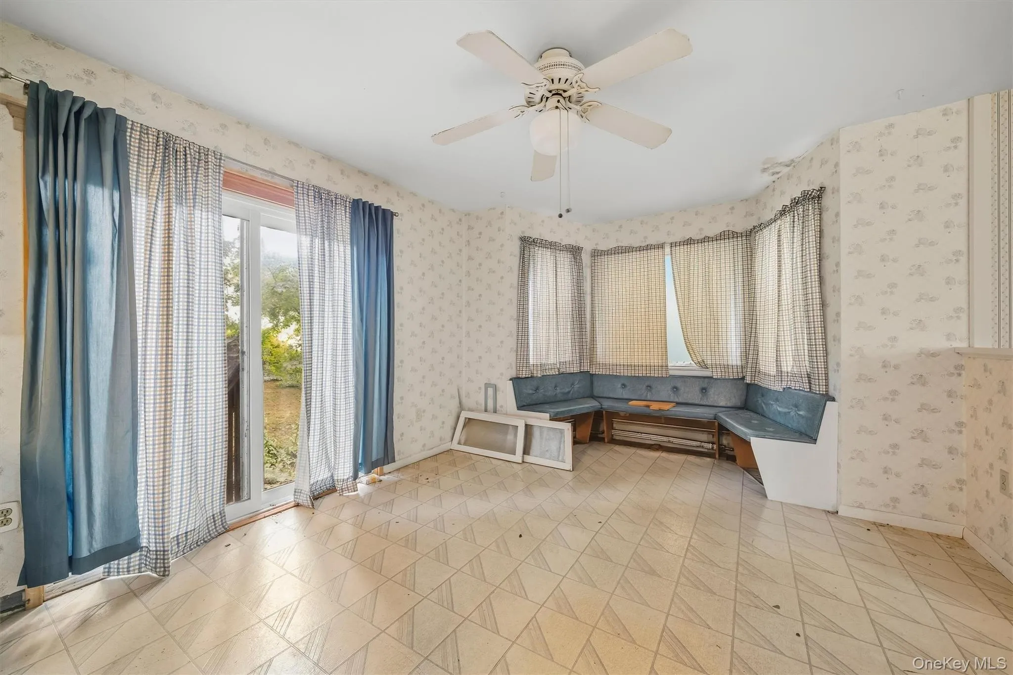 54 Clancy Avenue, New Windsor, NY, 3 Bedrooms Bedrooms, 9 Rooms Rooms,1 BathroomBathrooms,Residential,For Rent,Clancy,0,1049039 54 Clancy Avenue, New Windsor, NY, 3 Bedrooms Bedrooms, 9 Rooms Rooms,1 BathroomBathrooms,Residential,For Rent,Clancy,0,1049039