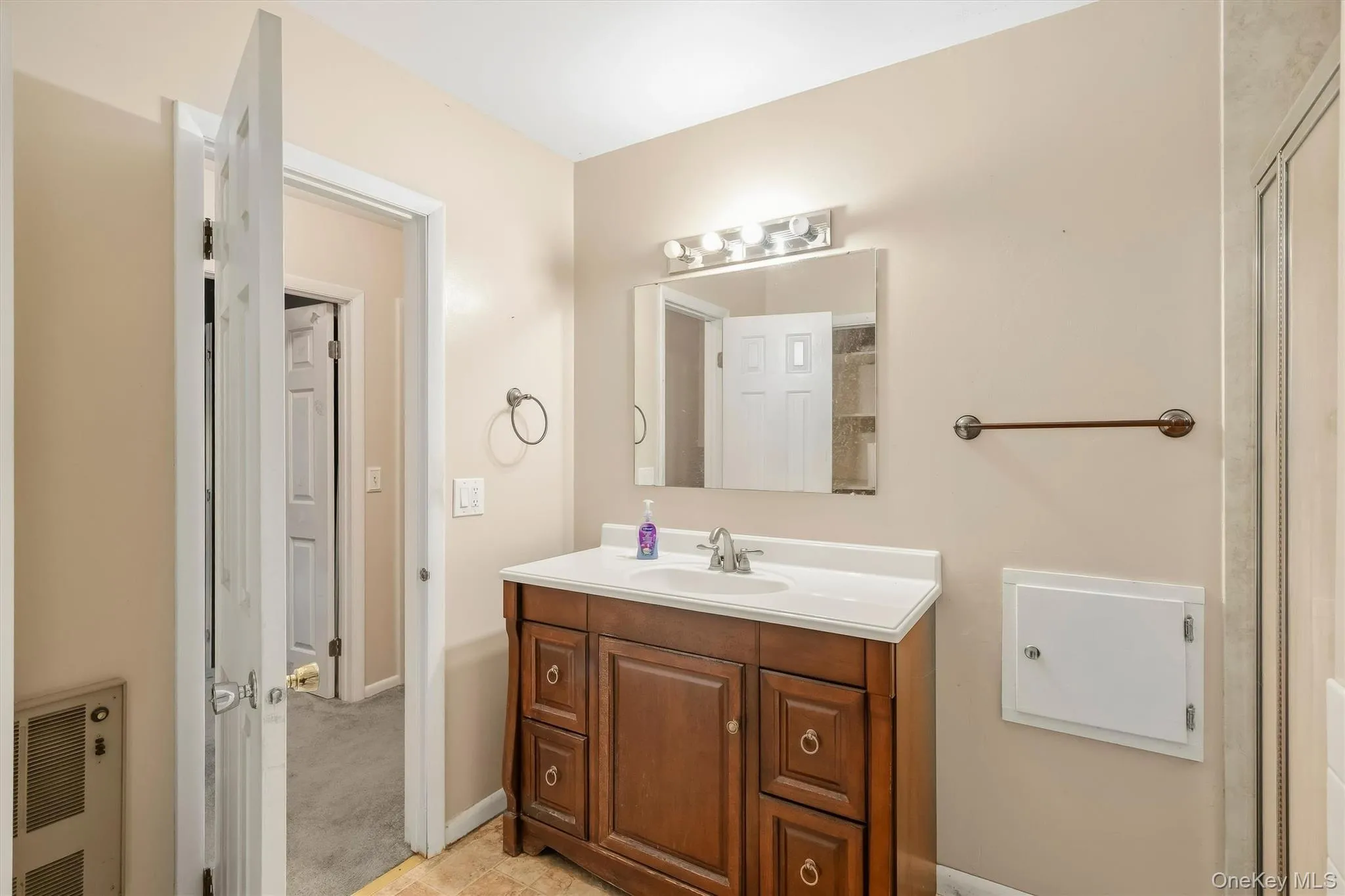54 Clancy Avenue, New Windsor, NY, 3 Bedrooms Bedrooms, 9 Rooms Rooms,1 BathroomBathrooms,Residential,For Rent,Clancy,0,1049039 54 Clancy Avenue, New Windsor, NY, 3 Bedrooms Bedrooms, 9 Rooms Rooms,1 BathroomBathrooms,Residential,For Rent,Clancy,0,1049039
