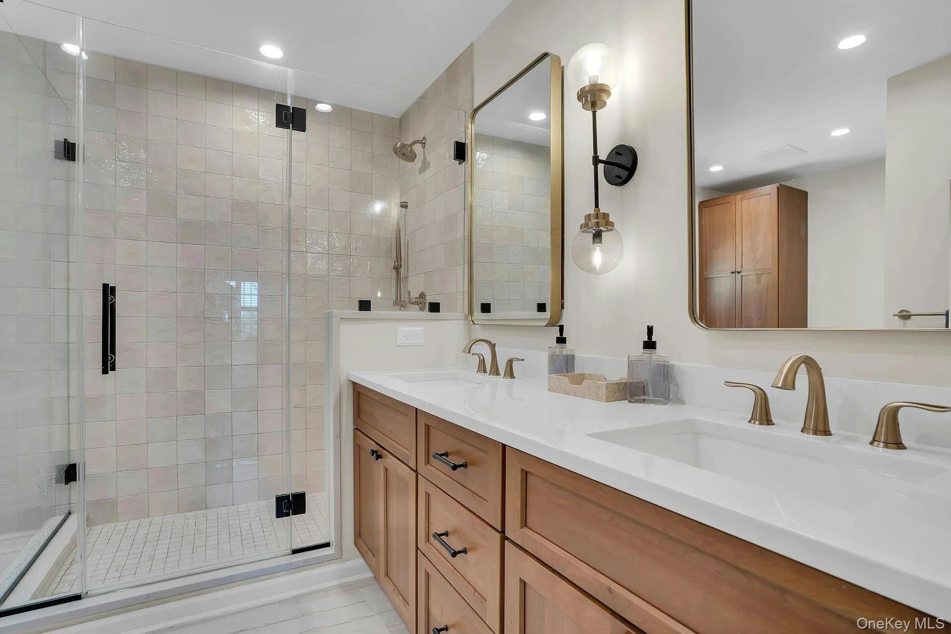 7 Stonehurst Lane, Huntington, NY, 4 Bedrooms Bedrooms, 8 Rooms Rooms,3 BathroomsBathrooms,Residential,For Rent,Stonehurst,0,1049041 7 Stonehurst Lane, Huntington, NY, 4 Bedrooms Bedrooms, 8 Rooms Rooms,3 BathroomsBathrooms,Residential,For Rent,Stonehurst,0,1049041