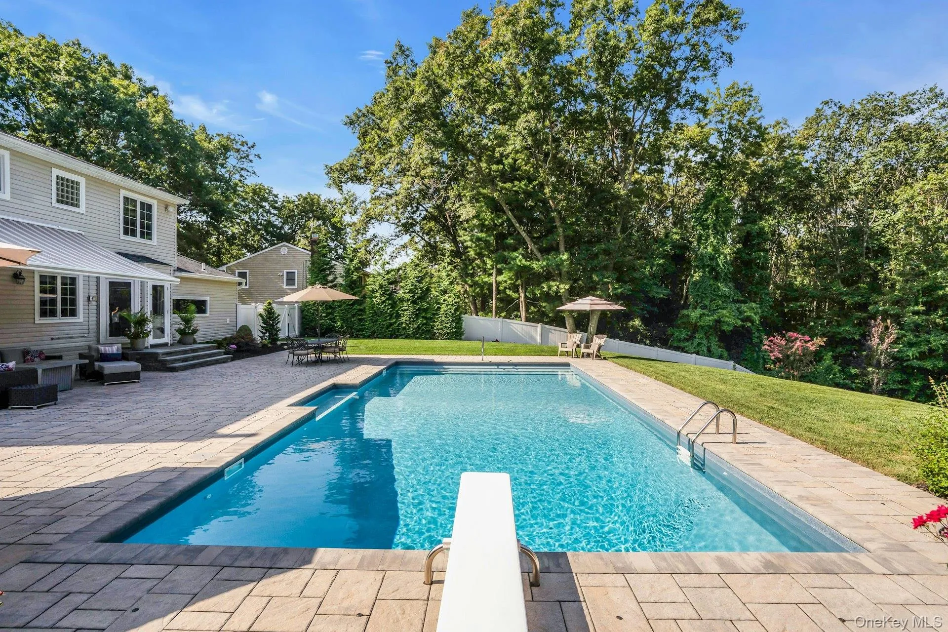 7 Stonehurst Lane, Huntington, NY, 4 Bedrooms Bedrooms, 8 Rooms Rooms,3 BathroomsBathrooms,Residential,For Rent,Stonehurst,0,1049041 7 Stonehurst Lane, Huntington, NY, 4 Bedrooms Bedrooms, 8 Rooms Rooms,3 BathroomsBathrooms,Residential,For Rent,Stonehurst,0,1049041