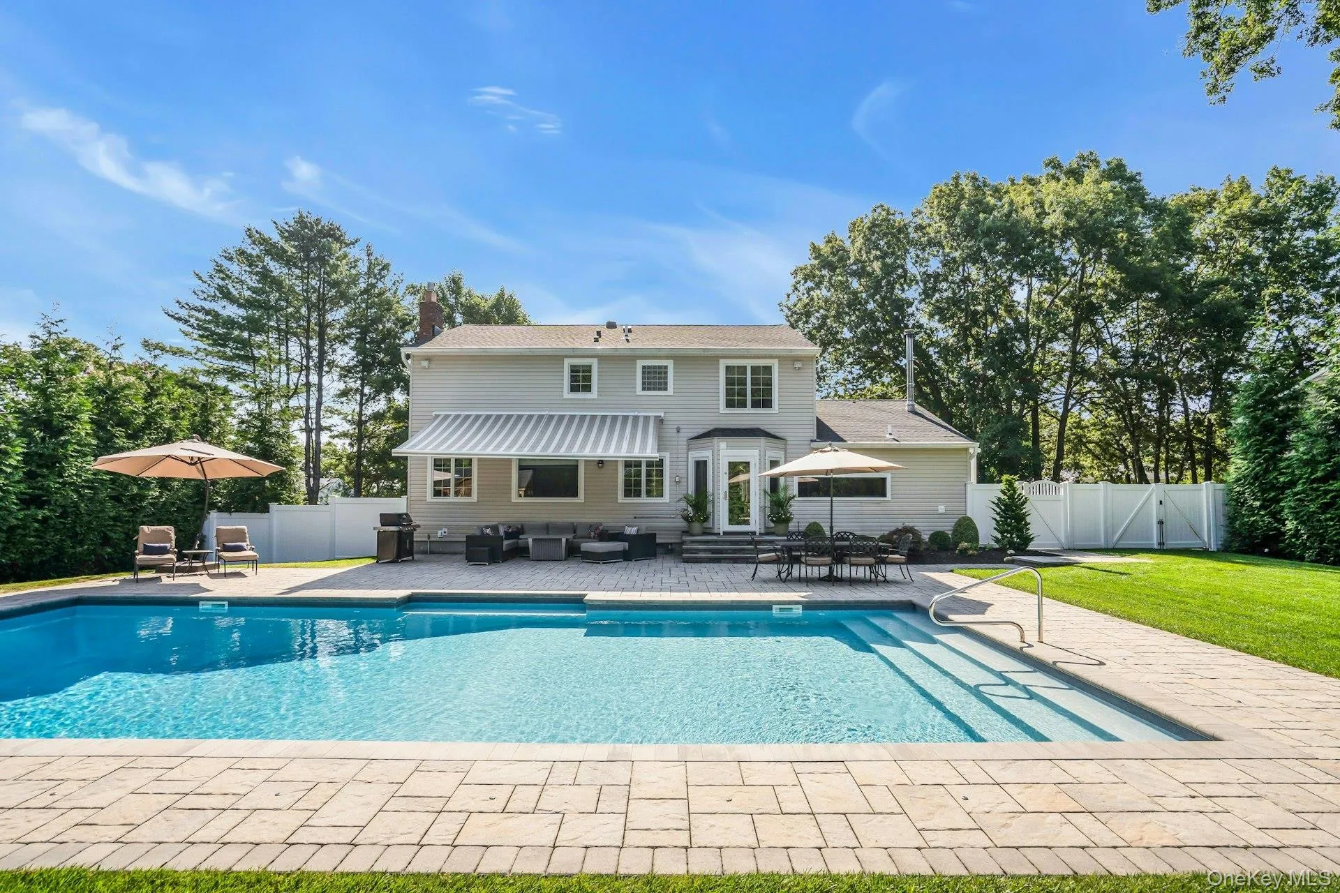 7 Stonehurst Lane, Huntington, NY, 4 Bedrooms Bedrooms, 8 Rooms Rooms,3 BathroomsBathrooms,Residential,For Rent,Stonehurst,0,1049041 7 Stonehurst Lane, Huntington, NY, 4 Bedrooms Bedrooms, 8 Rooms Rooms,3 BathroomsBathrooms,Residential,For Rent,Stonehurst,0,1049041