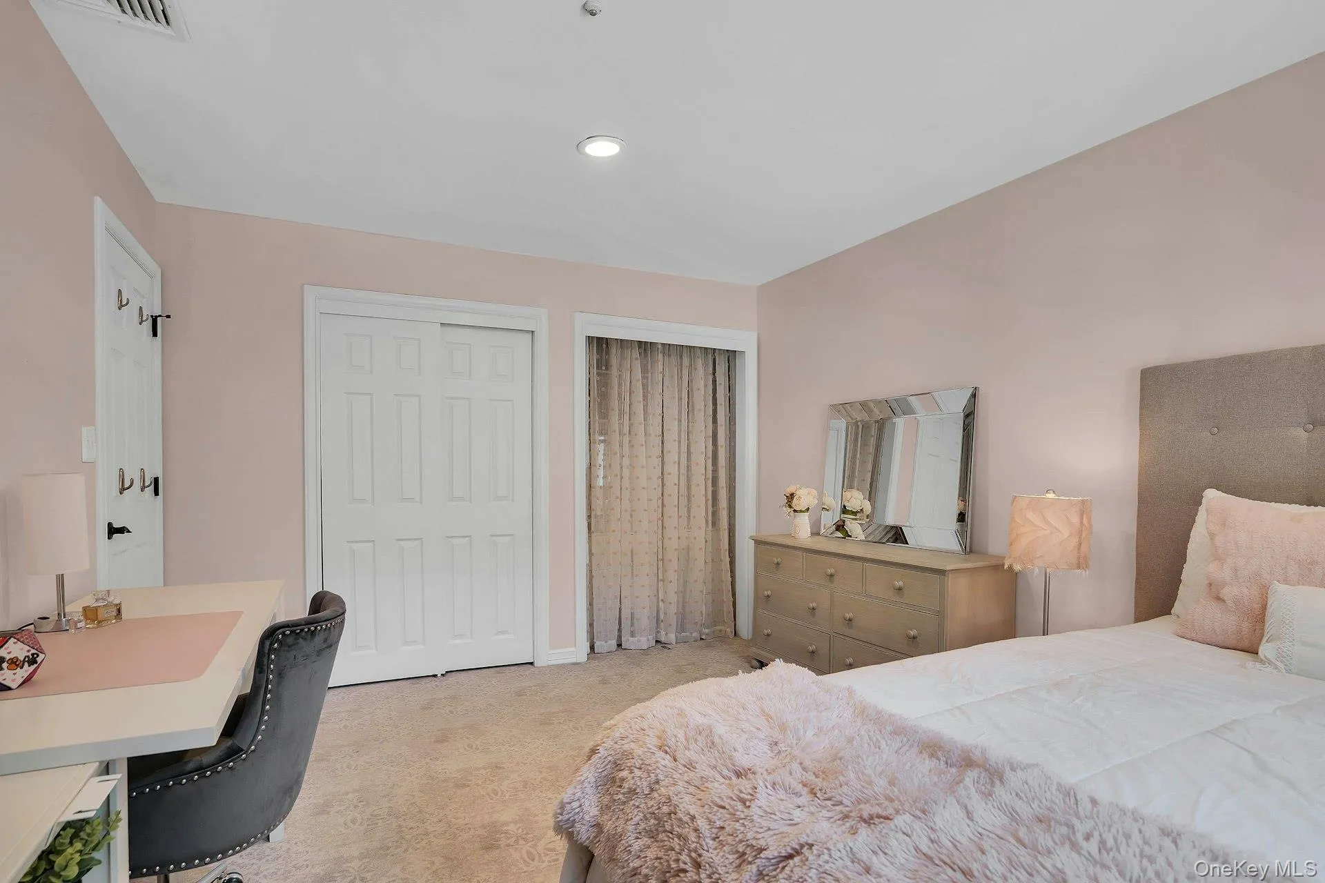 7 Stonehurst Lane, Huntington, NY, 4 Bedrooms Bedrooms, 8 Rooms Rooms,3 BathroomsBathrooms,Residential,For Rent,Stonehurst,0,1049041 7 Stonehurst Lane, Huntington, NY, 4 Bedrooms Bedrooms, 8 Rooms Rooms,3 BathroomsBathrooms,Residential,For Rent,Stonehurst,0,1049041