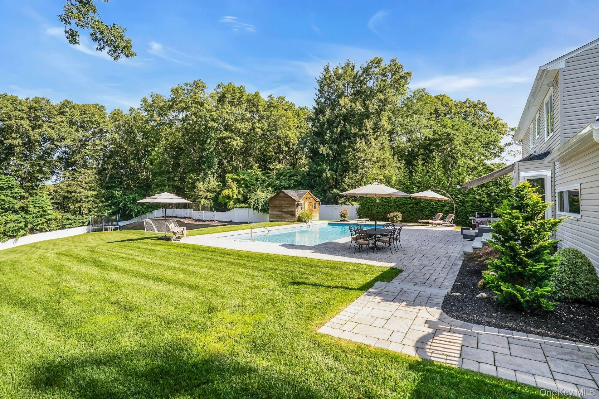7 Stonehurst Lane, Huntington, NY, 4 Bedrooms Bedrooms, 8 Rooms Rooms,3 BathroomsBathrooms,Residential,For Rent,Stonehurst,0,1049041 7 Stonehurst Lane, Huntington, NY, 4 Bedrooms Bedrooms, 8 Rooms Rooms,3 BathroomsBathrooms,Residential,For Rent,Stonehurst,0,1049041