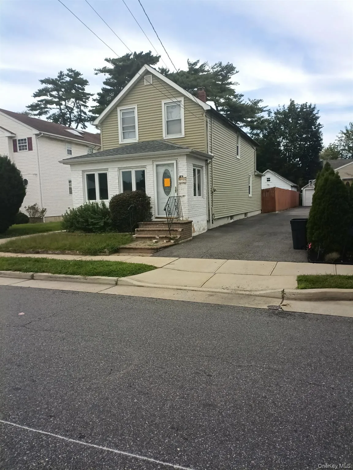 57 Robinwood Avenue, Hempstead, NY, 3 Bedrooms Bedrooms, 5 Rooms Rooms,1 BathroomBathrooms,Residential,For Rent,Robinwood,0,1049050 57 Robinwood Avenue, Hempstead, NY, 3 Bedrooms Bedrooms, 5 Rooms Rooms,1 BathroomBathrooms,Residential,For Rent,Robinwood,0,1049050