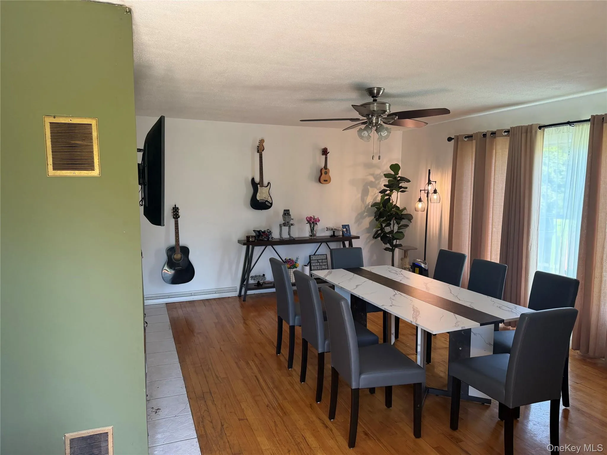 1413 Goshen Turnpike, Middletown, NY, 4 Bedrooms Bedrooms, 6 Rooms Rooms,2 BathroomsBathrooms,Residential,For Rent,Goshen,0,1049053 1413 Goshen Turnpike, Middletown, NY, 4 Bedrooms Bedrooms, 6 Rooms Rooms,2 BathroomsBathrooms,Residential,For Rent,Goshen,0,1049053