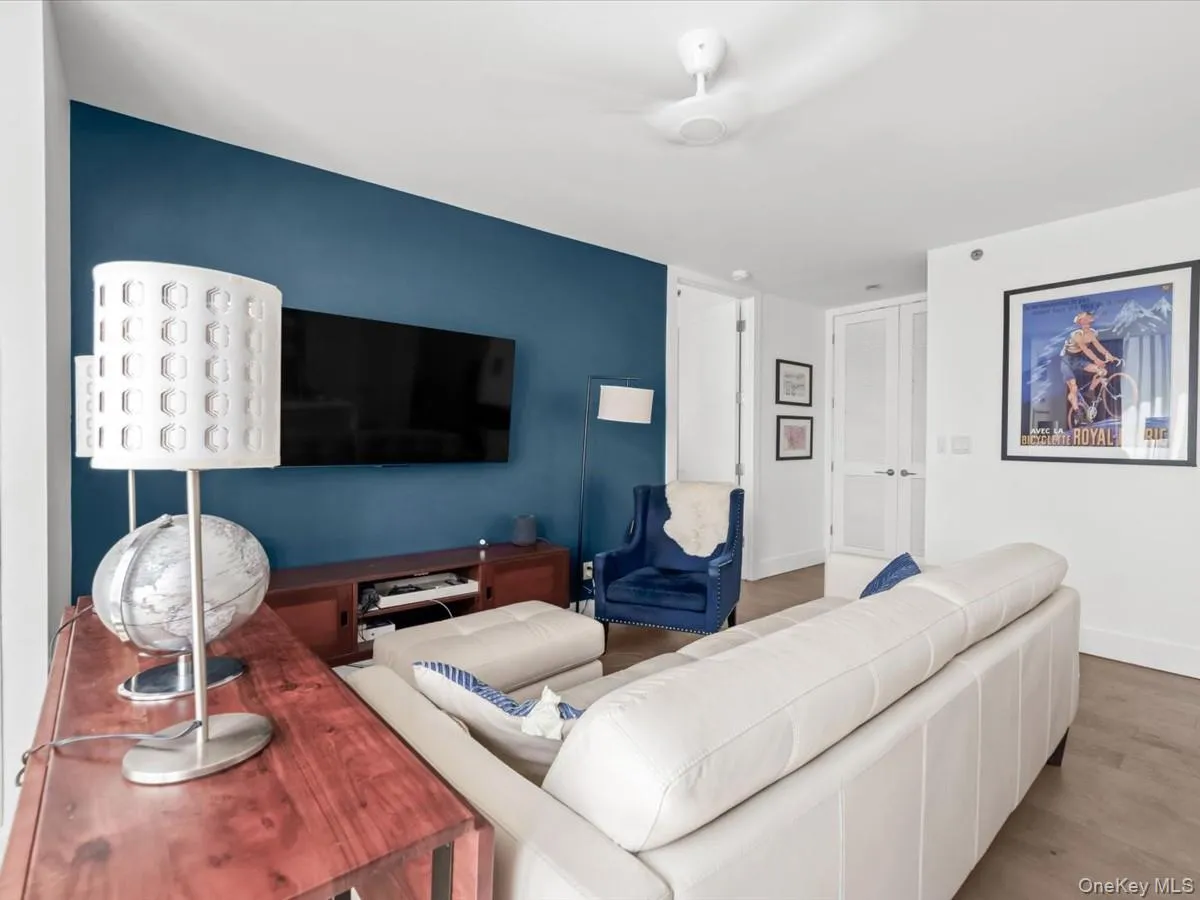519 Borden Avenue, New York, NY, 1 Bedroom Bedrooms, 4 Rooms Rooms,1 BathroomBathrooms,Residential,For Rent,Borden,0,1049054 519 Borden Avenue, New York, NY, 1 Bedroom Bedrooms, 4 Rooms Rooms,1 BathroomBathrooms,Residential,For Rent,Borden,0,1049054