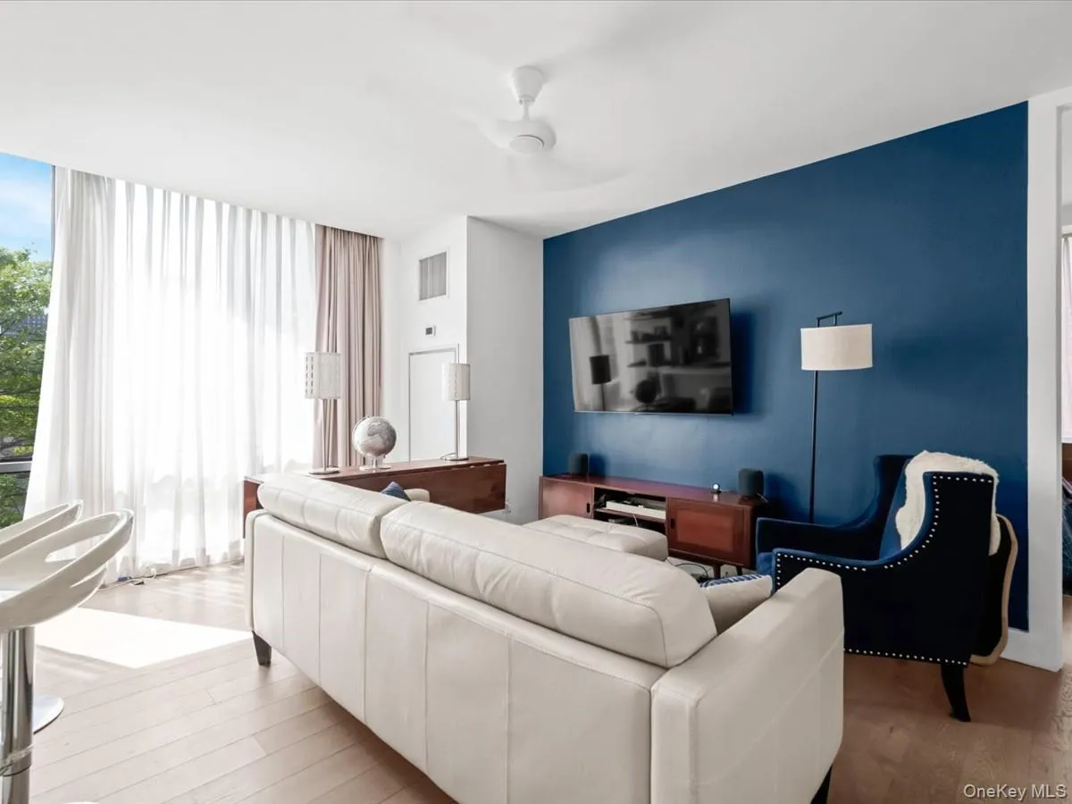 519 Borden Avenue, New York, NY, 1 Bedroom Bedrooms, 4 Rooms Rooms,1 BathroomBathrooms,Residential,For Rent,Borden,0,1049054 519 Borden Avenue, New York, NY, 1 Bedroom Bedrooms, 4 Rooms Rooms,1 BathroomBathrooms,Residential,For Rent,Borden,0,1049054