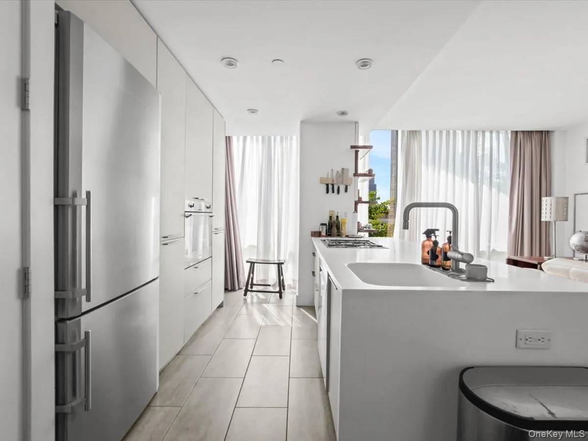 519 Borden Avenue, New York, NY, 1 Bedroom Bedrooms, 4 Rooms Rooms,1 BathroomBathrooms,Residential,For Rent,Borden,0,1049054 519 Borden Avenue, New York, NY, 1 Bedroom Bedrooms, 4 Rooms Rooms,1 BathroomBathrooms,Residential,For Rent,Borden,0,1049054