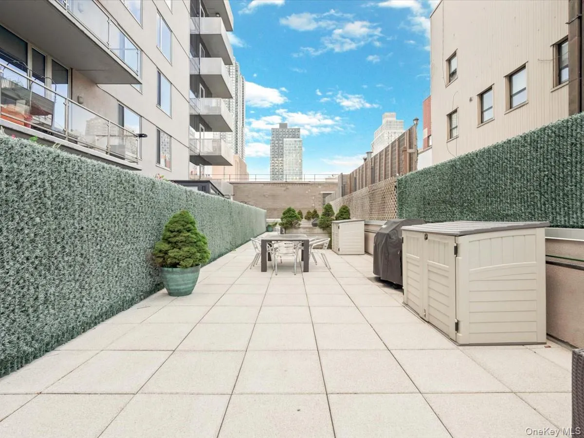 519 Borden Avenue, New York, NY, 1 Bedroom Bedrooms, 4 Rooms Rooms,1 BathroomBathrooms,Residential,For Rent,Borden,0,1049054 519 Borden Avenue, New York, NY, 1 Bedroom Bedrooms, 4 Rooms Rooms,1 BathroomBathrooms,Residential,For Rent,Borden,0,1049054