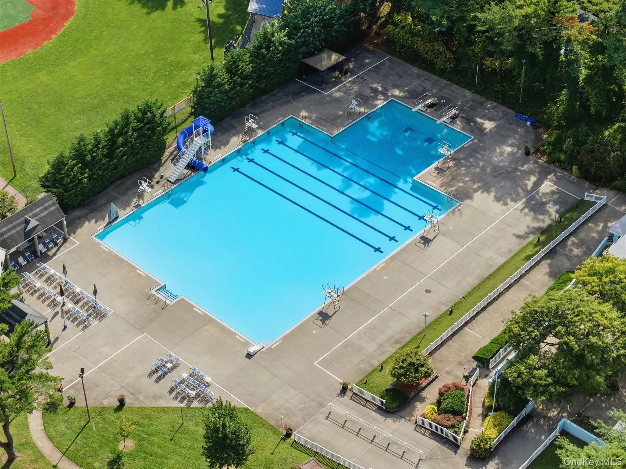 Williston Park Pool (dues required) Williston Park Pool (dues required)