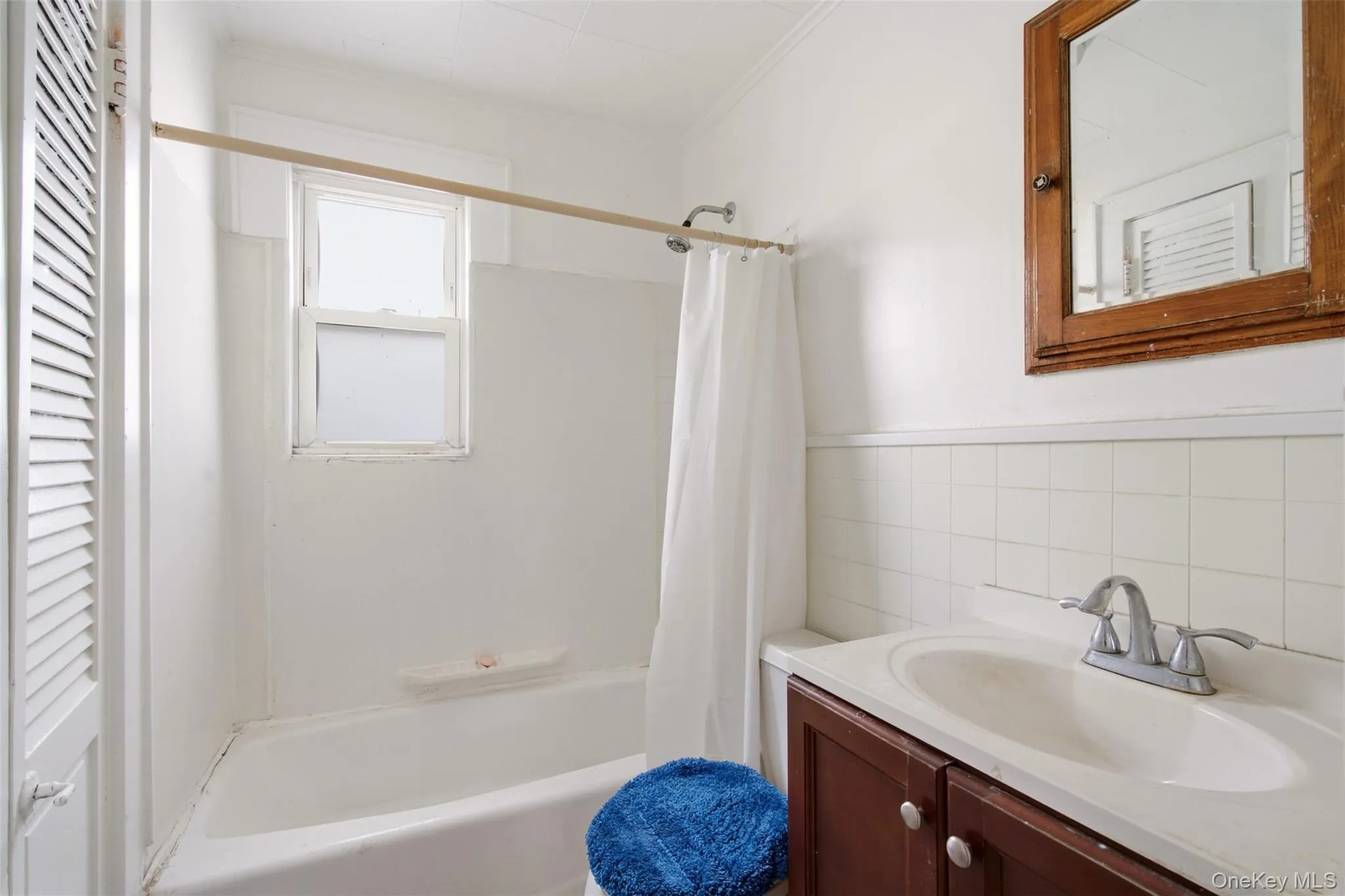 Full Bathroom on Second Floor Full Bathroom on Second Floor