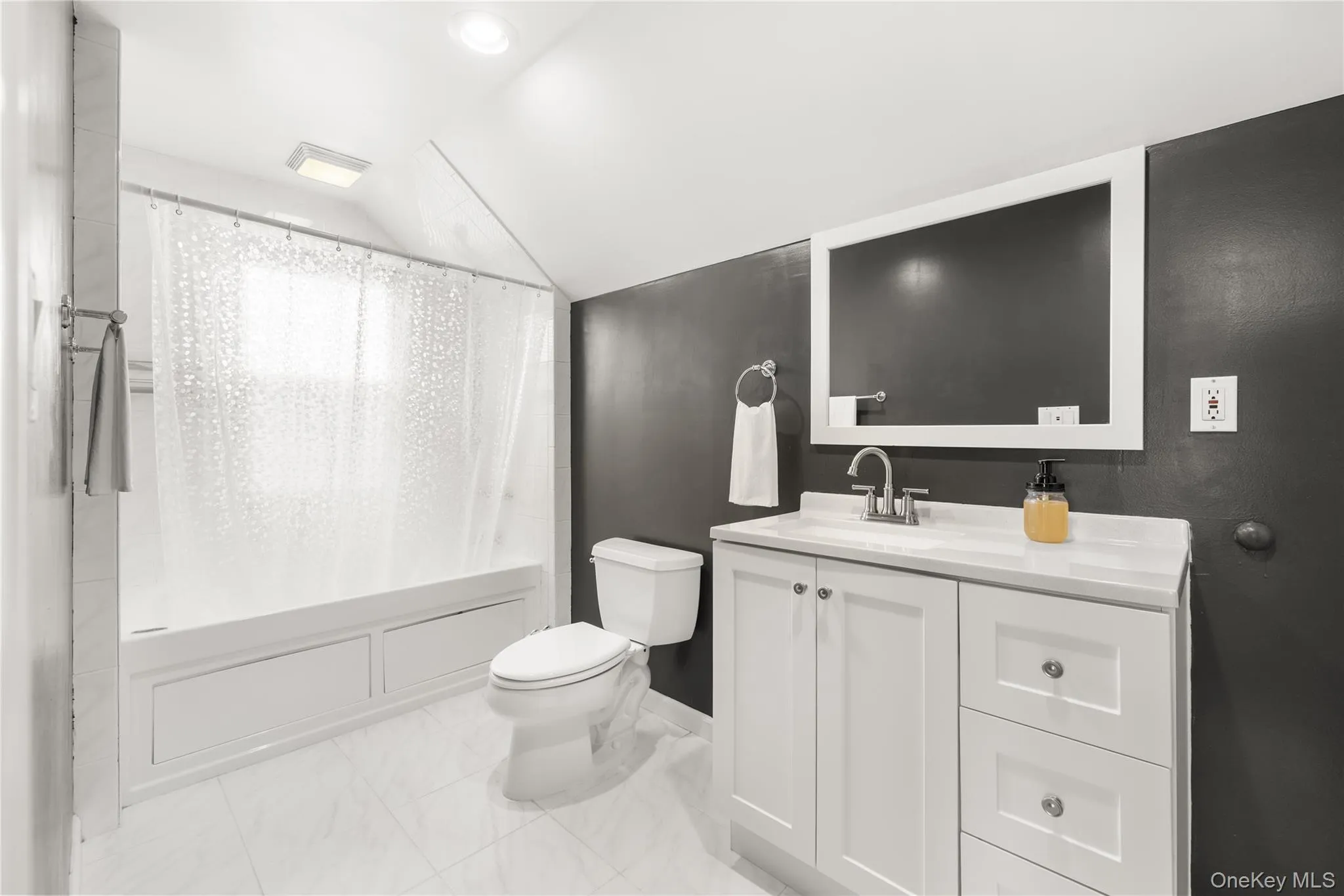 368 Catskill Avenue, Babylon, NY, 3 Bedrooms Bedrooms, 5 Rooms Rooms,2 BathroomsBathrooms,Residential,For Rent,Catskill,0,1049062 368 Catskill Avenue, Babylon, NY, 3 Bedrooms Bedrooms, 5 Rooms Rooms,2 BathroomsBathrooms,Residential,For Rent,Catskill,0,1049062