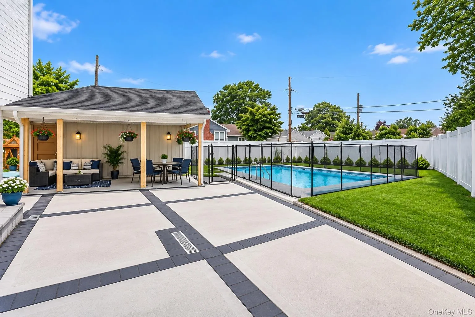 1375 Oak Lane, Hempstead, NY, 6 Bedrooms Bedrooms, 10 Rooms Rooms,3 BathroomsBathrooms,Residential,For Rent,Oak,0,1049072 1375 Oak Lane, Hempstead, NY, 6 Bedrooms Bedrooms, 10 Rooms Rooms,3 BathroomsBathrooms,Residential,For Rent,Oak,0,1049072