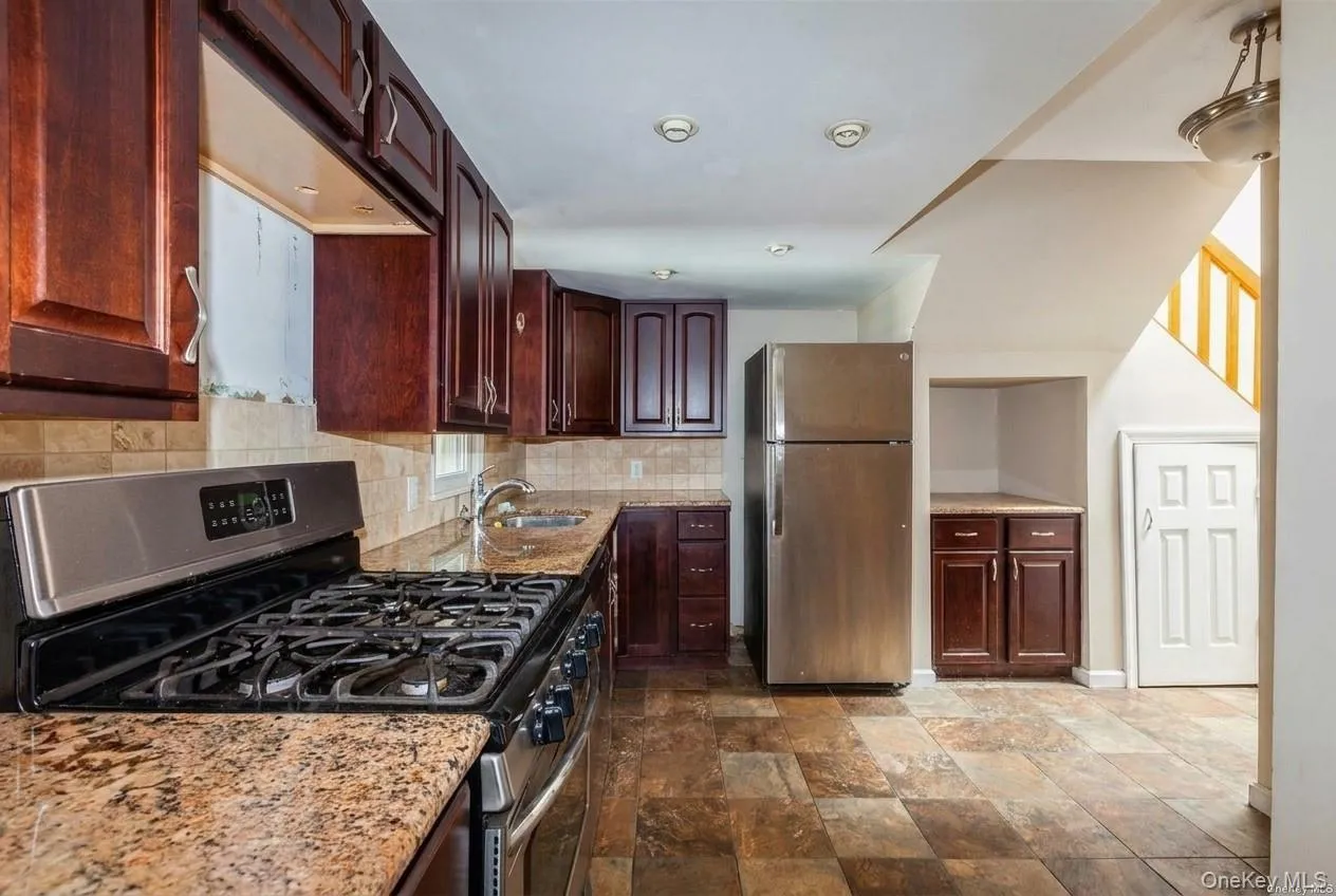 3955 South Street, Hempstead, NY, 2 Bedrooms Bedrooms, 7 Rooms Rooms,2 BathroomsBathrooms,Residential,For Rent,South,0,1049081 3955 South Street, Hempstead, NY, 2 Bedrooms Bedrooms, 7 Rooms Rooms,2 BathroomsBathrooms,Residential,For Rent,South,0,1049081