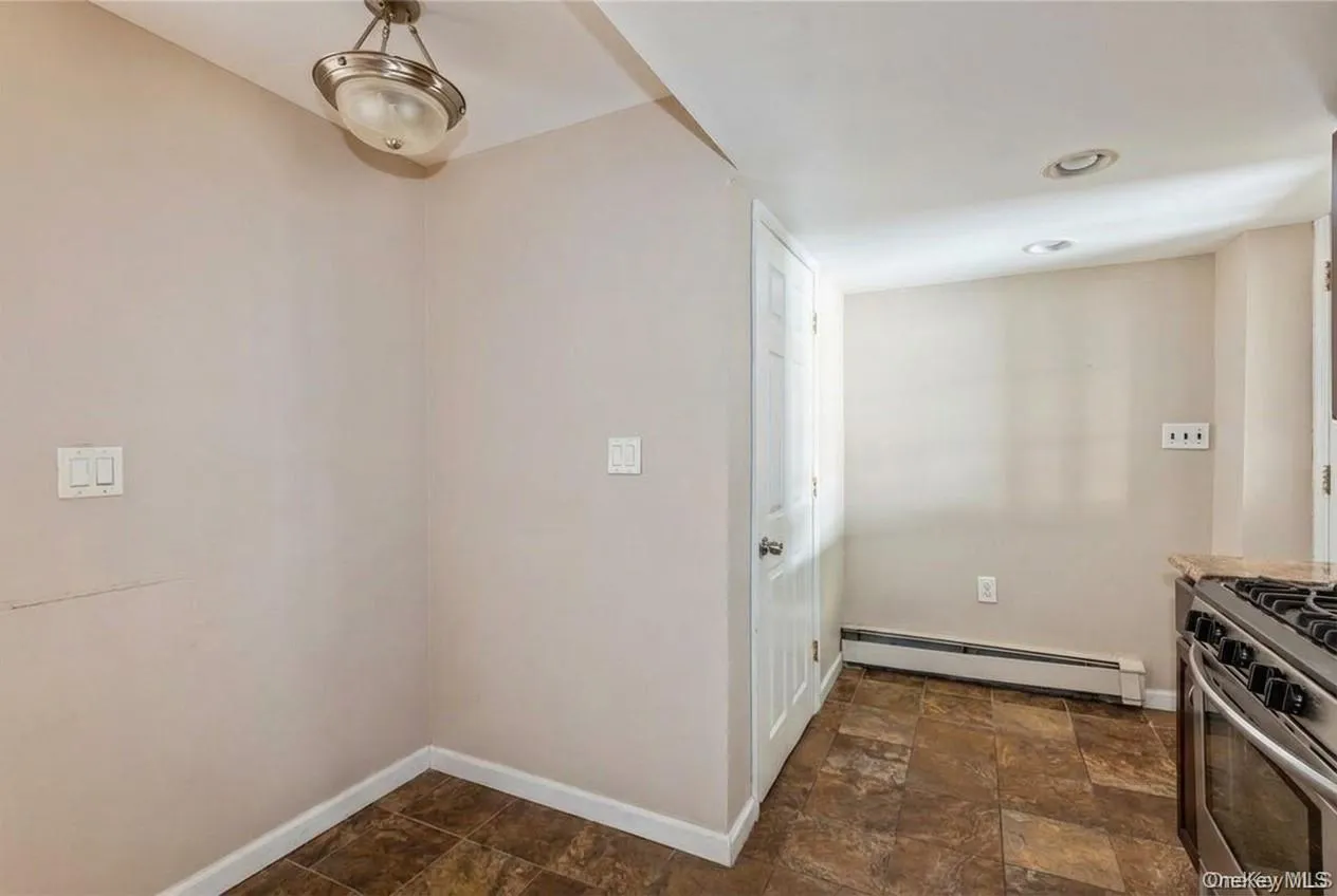 3955 South Street, Hempstead, NY, 2 Bedrooms Bedrooms, 7 Rooms Rooms,2 BathroomsBathrooms,Residential,For Rent,South,0,1049081 3955 South Street, Hempstead, NY, 2 Bedrooms Bedrooms, 7 Rooms Rooms,2 BathroomsBathrooms,Residential,For Rent,South,0,1049081