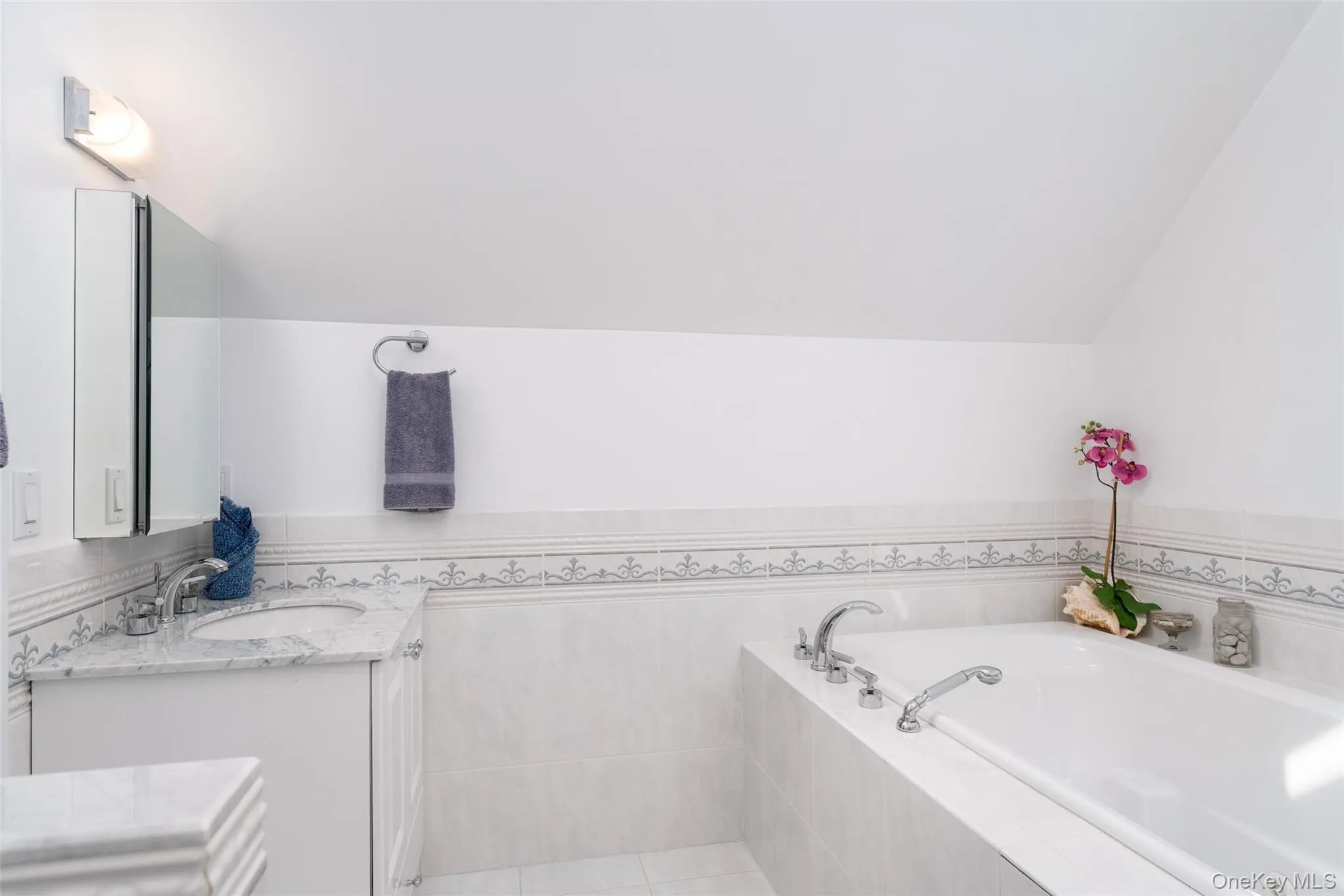 38 Old Fort Lane, Southampton, NY, 3 Bedrooms Bedrooms, 9 Rooms Rooms,3 BathroomsBathrooms,Residential,For Rent,Old Fort,0,1049087 38 Old Fort Lane, Southampton, NY, 3 Bedrooms Bedrooms, 9 Rooms Rooms,3 BathroomsBathrooms,Residential,For Rent,Old Fort,0,1049087