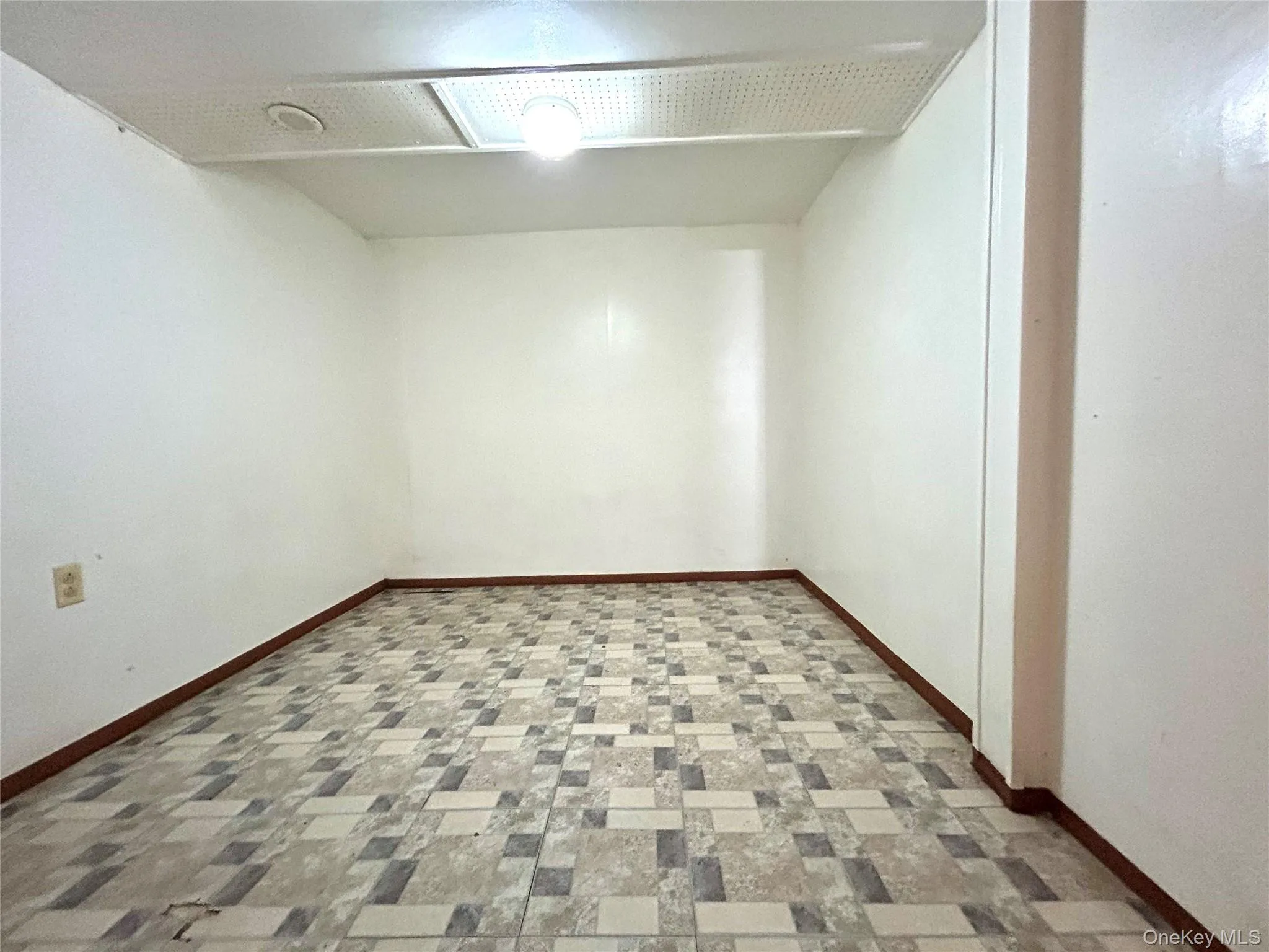 94-24 41st Road, New York, NY, 5 Bedrooms Bedrooms, 15 Rooms Rooms,3 BathroomsBathrooms,Residential,For Rent,41st,0,1049091 94-24 41st Road, New York, NY, 5 Bedrooms Bedrooms, 15 Rooms Rooms,3 BathroomsBathrooms,Residential,For Rent,41st,0,1049091
