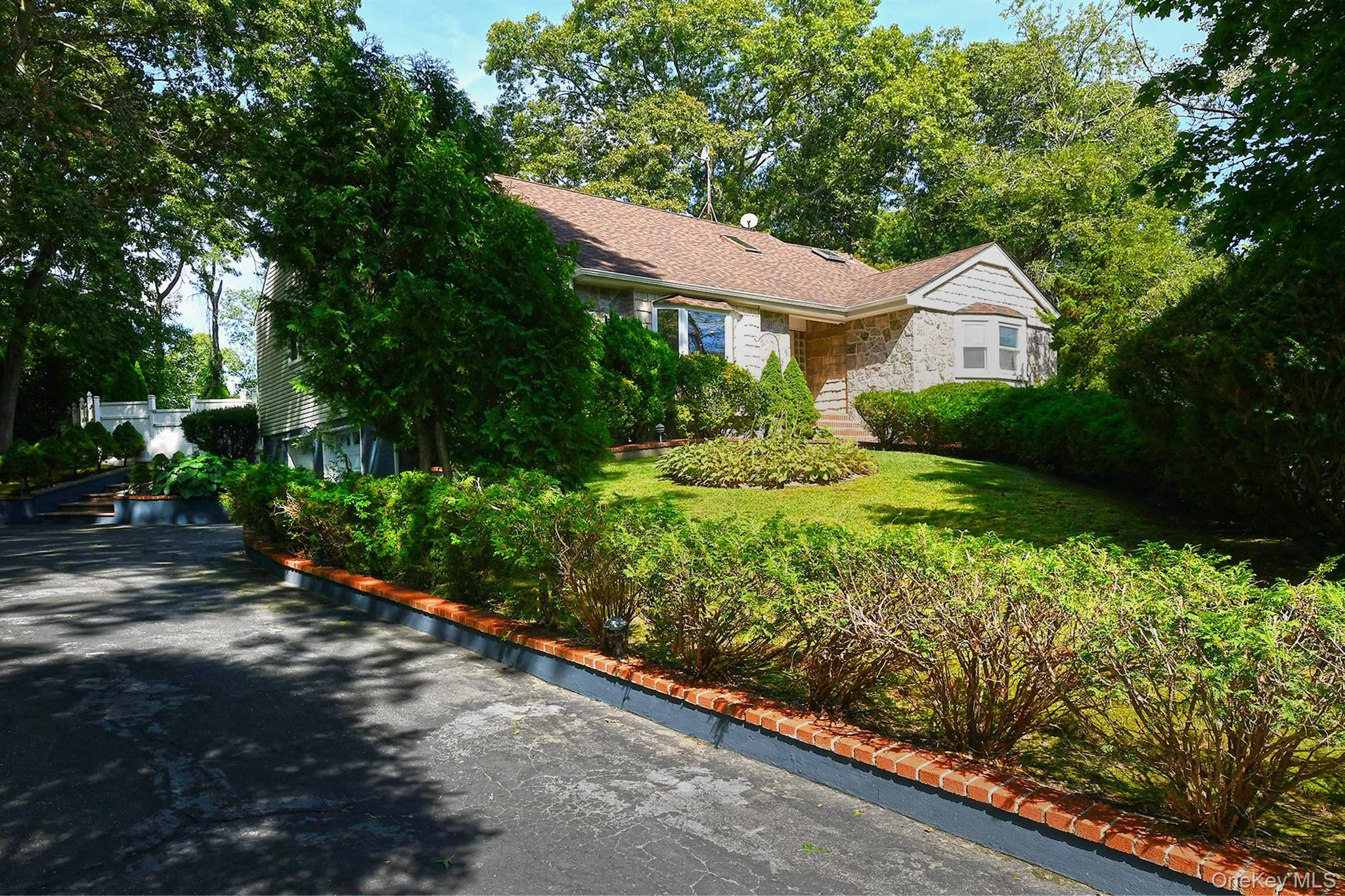 4 Village Hill Drive, Huntington, NY, 5 Bedrooms Bedrooms, 10 Rooms Rooms,4 BathroomsBathrooms,Residential,For Rent,Village Hill,0,1049094 4 Village Hill Drive, Huntington, NY, 5 Bedrooms Bedrooms, 10 Rooms Rooms,4 BathroomsBathrooms,Residential,For Rent,Village Hill,0,1049094