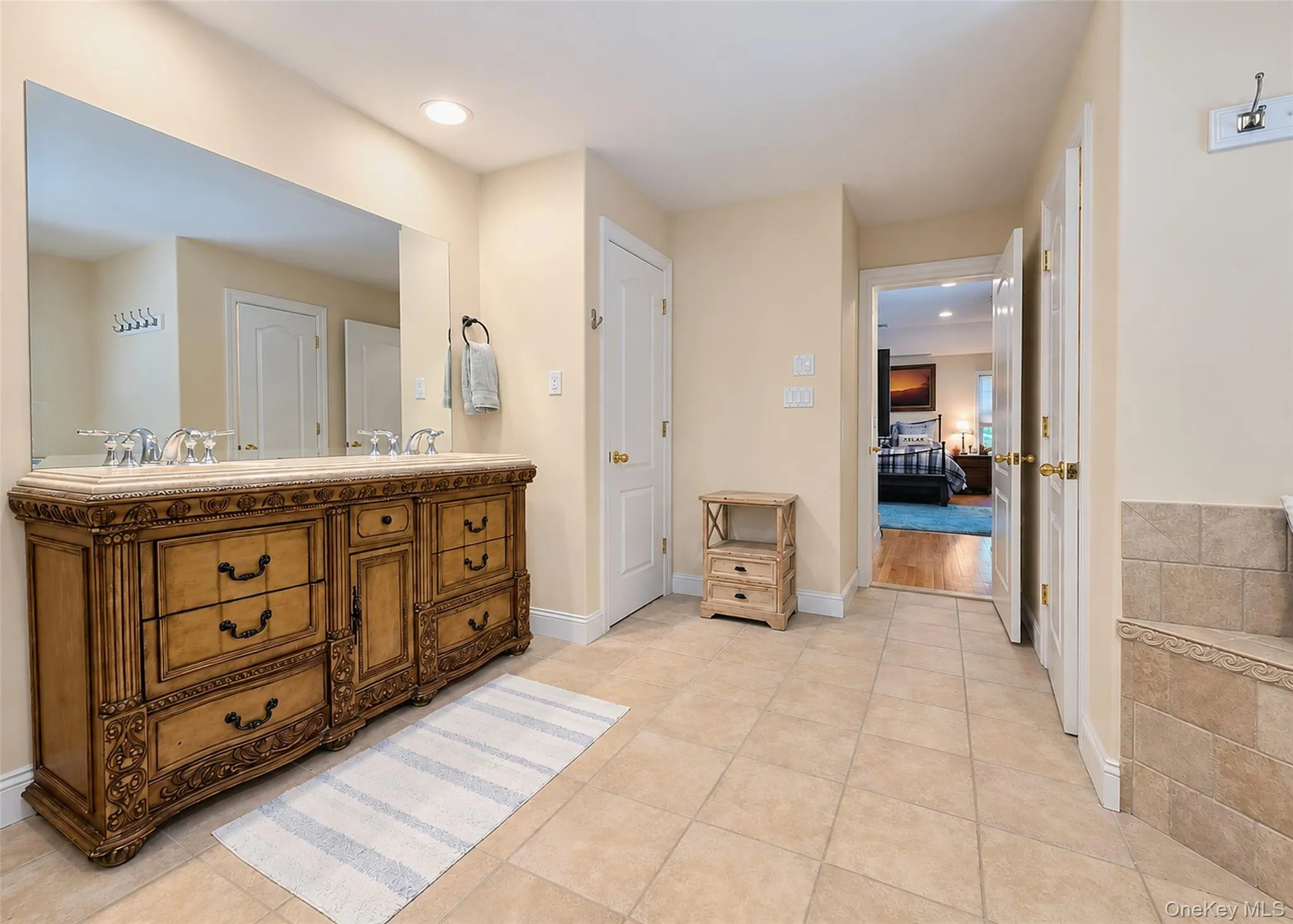 5 Keystone Court, Smithtown, NY, 5 Bedrooms Bedrooms, 14 Rooms Rooms,3 BathroomsBathrooms,Residential,For Rent,Keystone,0,1049096 5 Keystone Court, Smithtown, NY, 5 Bedrooms Bedrooms, 14 Rooms Rooms,3 BathroomsBathrooms,Residential,For Rent,Keystone,0,1049096