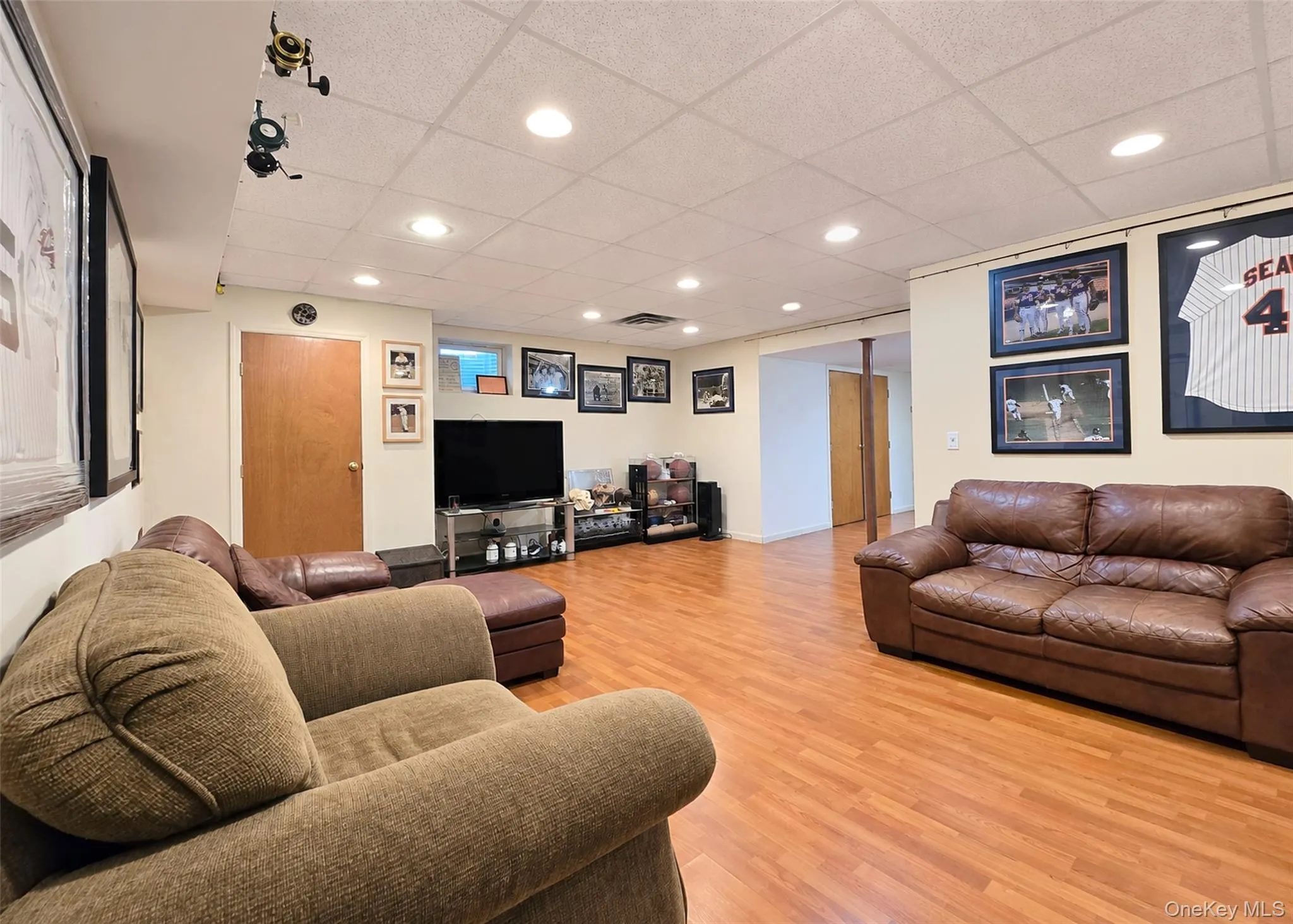5 Keystone Court, Smithtown, NY, 5 Bedrooms Bedrooms, 14 Rooms Rooms,3 BathroomsBathrooms,Residential,For Rent,Keystone,0,1049096 5 Keystone Court, Smithtown, NY, 5 Bedrooms Bedrooms, 14 Rooms Rooms,3 BathroomsBathrooms,Residential,For Rent,Keystone,0,1049096