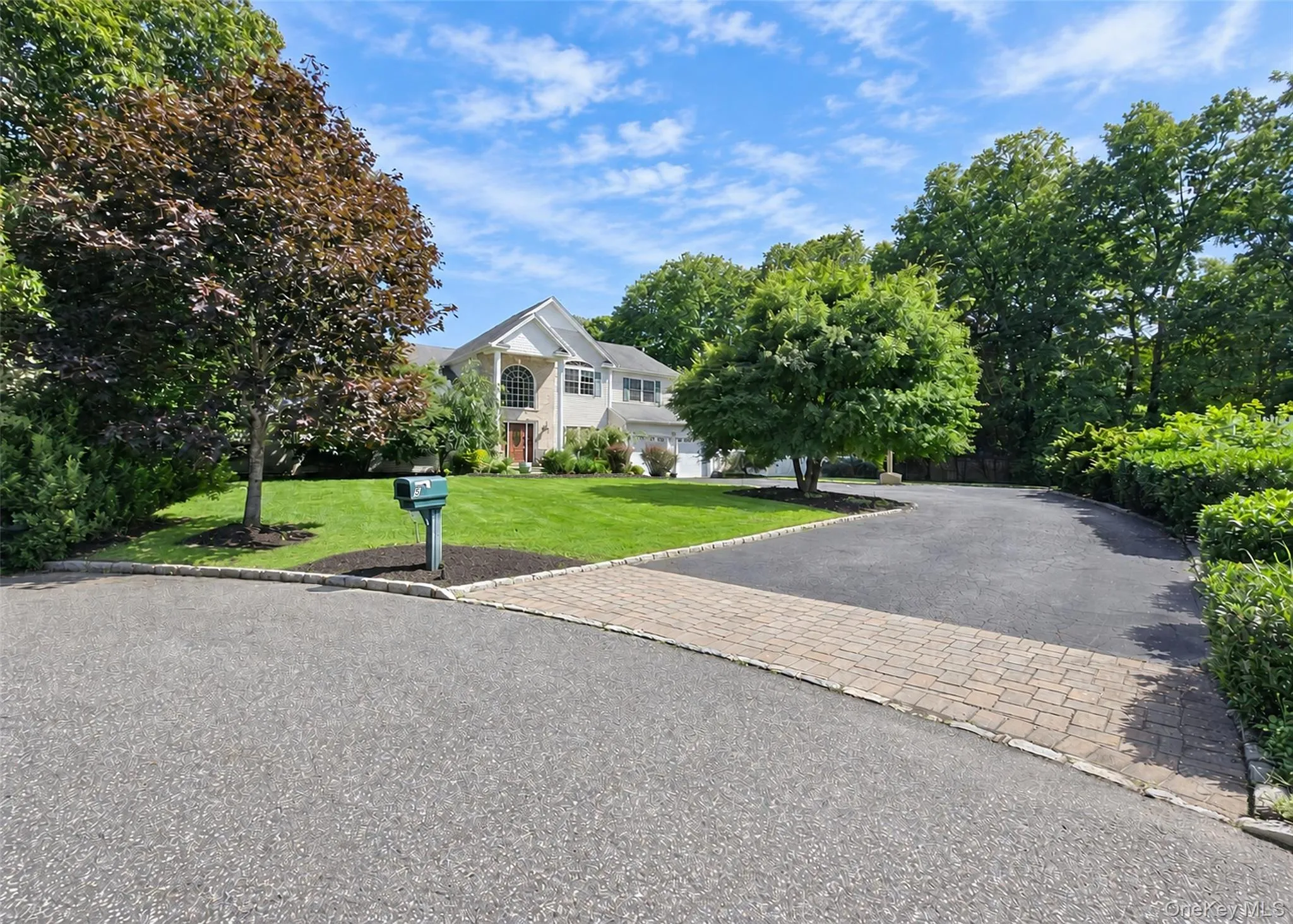 5 Keystone Court, Smithtown, NY, 5 Bedrooms Bedrooms, 14 Rooms Rooms,3 BathroomsBathrooms,Residential,For Rent,Keystone,0,1049096 5 Keystone Court, Smithtown, NY, 5 Bedrooms Bedrooms, 14 Rooms Rooms,3 BathroomsBathrooms,Residential,For Rent,Keystone,0,1049096