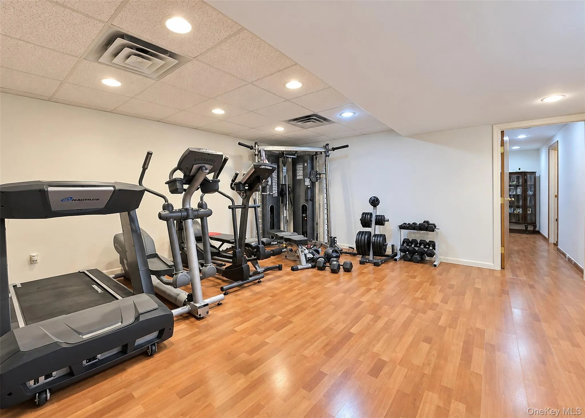 5 Keystone Court, Smithtown, NY, 5 Bedrooms Bedrooms, 14 Rooms Rooms,3 BathroomsBathrooms,Residential,For Rent,Keystone,0,1049096 5 Keystone Court, Smithtown, NY, 5 Bedrooms Bedrooms, 14 Rooms Rooms,3 BathroomsBathrooms,Residential,For Rent,Keystone,0,1049096