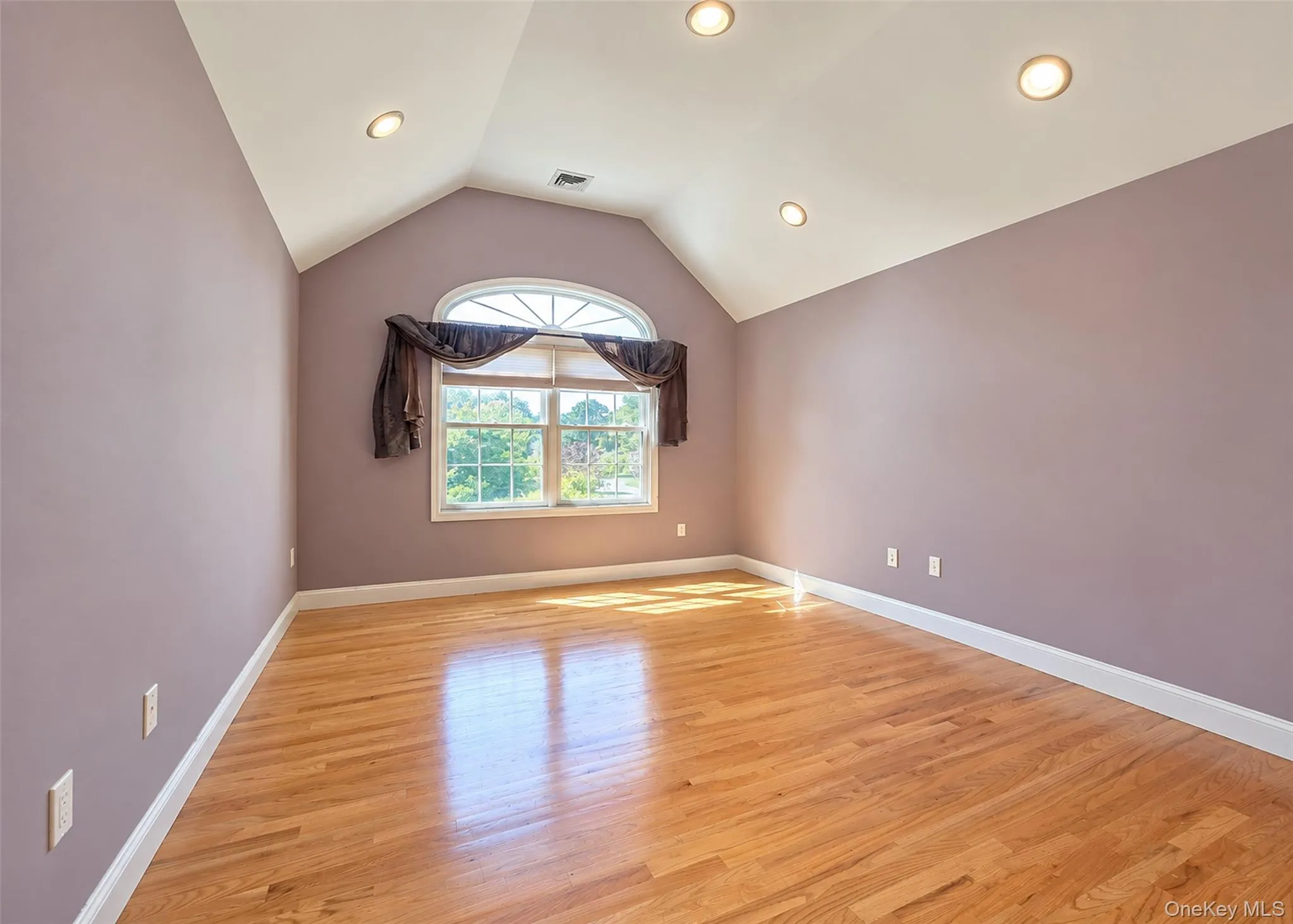 5 Keystone Court, Smithtown, NY, 5 Bedrooms Bedrooms, 14 Rooms Rooms,3 BathroomsBathrooms,Residential,For Rent,Keystone,0,1049096 5 Keystone Court, Smithtown, NY, 5 Bedrooms Bedrooms, 14 Rooms Rooms,3 BathroomsBathrooms,Residential,For Rent,Keystone,0,1049096