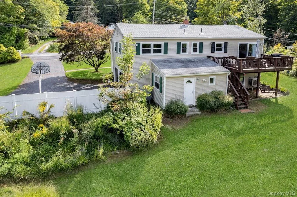 142 Loder Road, Yorktown, NY, 4 Bedrooms Bedrooms, 9 Rooms Rooms,2 BathroomsBathrooms,Residential,For Rent,Loder,0,1049099 142 Loder Road, Yorktown, NY, 4 Bedrooms Bedrooms, 9 Rooms Rooms,2 BathroomsBathrooms,Residential,For Rent,Loder,0,1049099