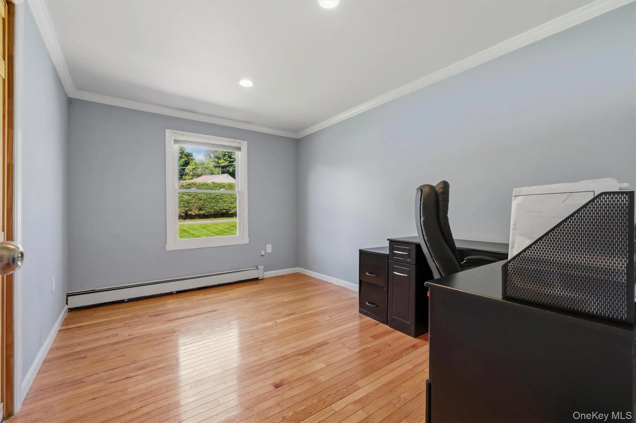 3rd bedroom w/hardwood floors, recessed lighting, deep closet 3rd bedroom w/hardwood floors, recessed lighting, deep closet