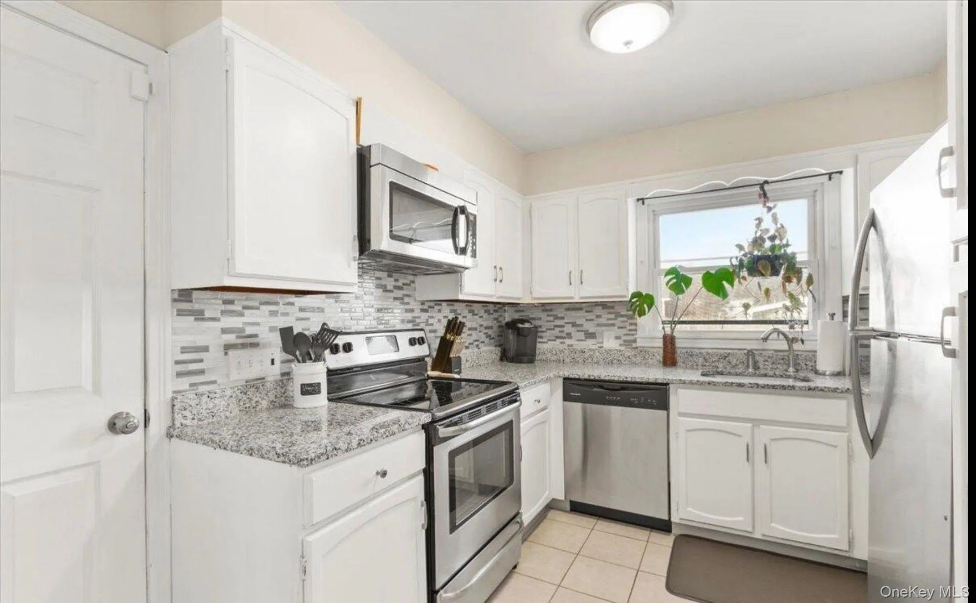 127 Park Avenue, Schenectady, NY, 3 Bedrooms Bedrooms, 4 Rooms Rooms,2 BathroomsBathrooms,Residential,For Rent,Park Avenue,0,1049111 127 Park Avenue, Schenectady, NY, 3 Bedrooms Bedrooms, 4 Rooms Rooms,2 BathroomsBathrooms,Residential,For Rent,Park Avenue,0,1049111
