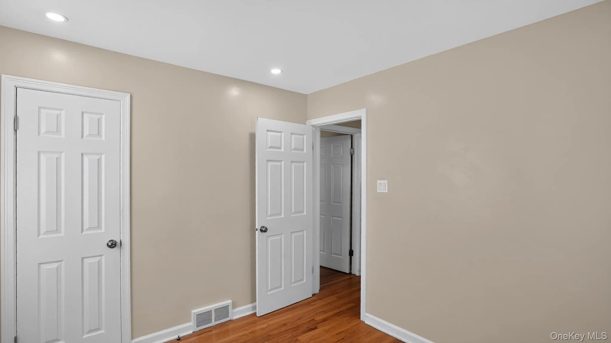 127 Park Avenue, Schenectady, NY, 3 Bedrooms Bedrooms, 4 Rooms Rooms,2 BathroomsBathrooms,Residential,For Rent,Park Avenue,0,1049111 127 Park Avenue, Schenectady, NY, 3 Bedrooms Bedrooms, 4 Rooms Rooms,2 BathroomsBathrooms,Residential,For Rent,Park Avenue,0,1049111