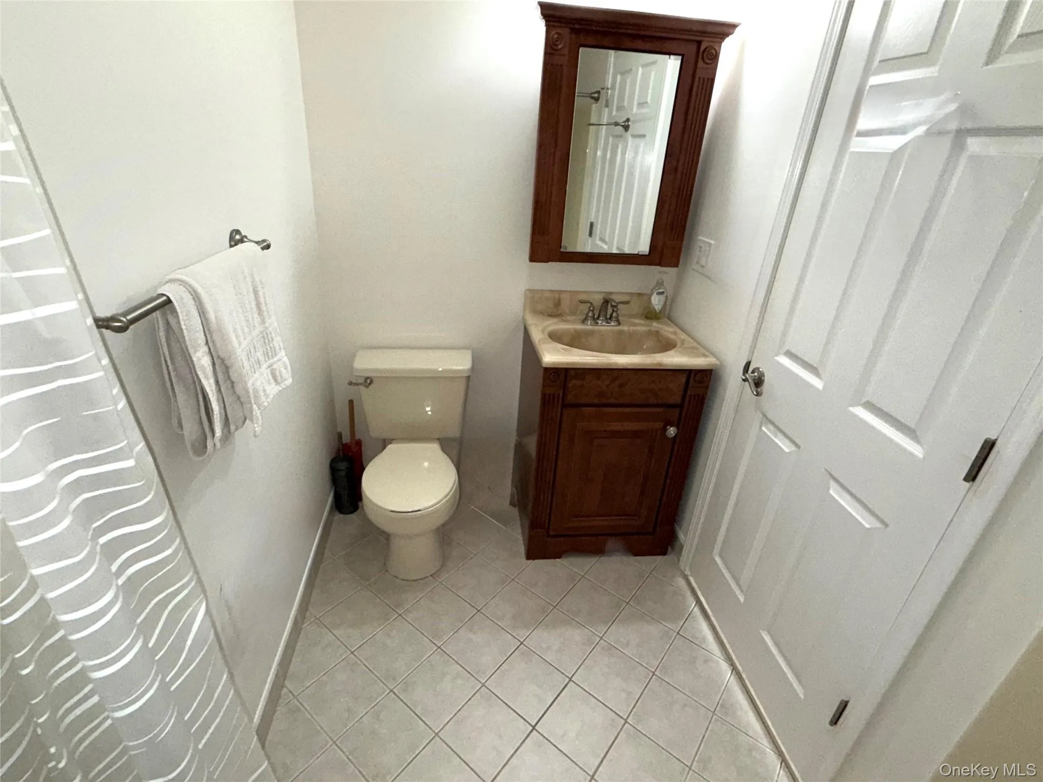 56 Foltim Way, Clarkstown, NY, 2 Bedrooms Bedrooms, 7 Rooms Rooms,2 BathroomsBathrooms,Residential,For Rent,Foltim,0,1049114 56 Foltim Way, Clarkstown, NY, 2 Bedrooms Bedrooms, 7 Rooms Rooms,2 BathroomsBathrooms,Residential,For Rent,Foltim,0,1049114