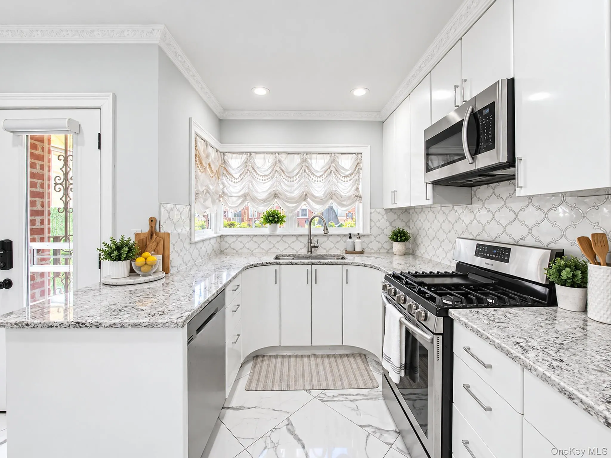9940 64th Road, New York, NY, 3 Bedrooms Bedrooms, 10 Rooms Rooms,2 BathroomsBathrooms,Residential,For Rent,64th,0,1049116 9940 64th Road, New York, NY, 3 Bedrooms Bedrooms, 10 Rooms Rooms,2 BathroomsBathrooms,Residential,For Rent,64th,0,1049116
