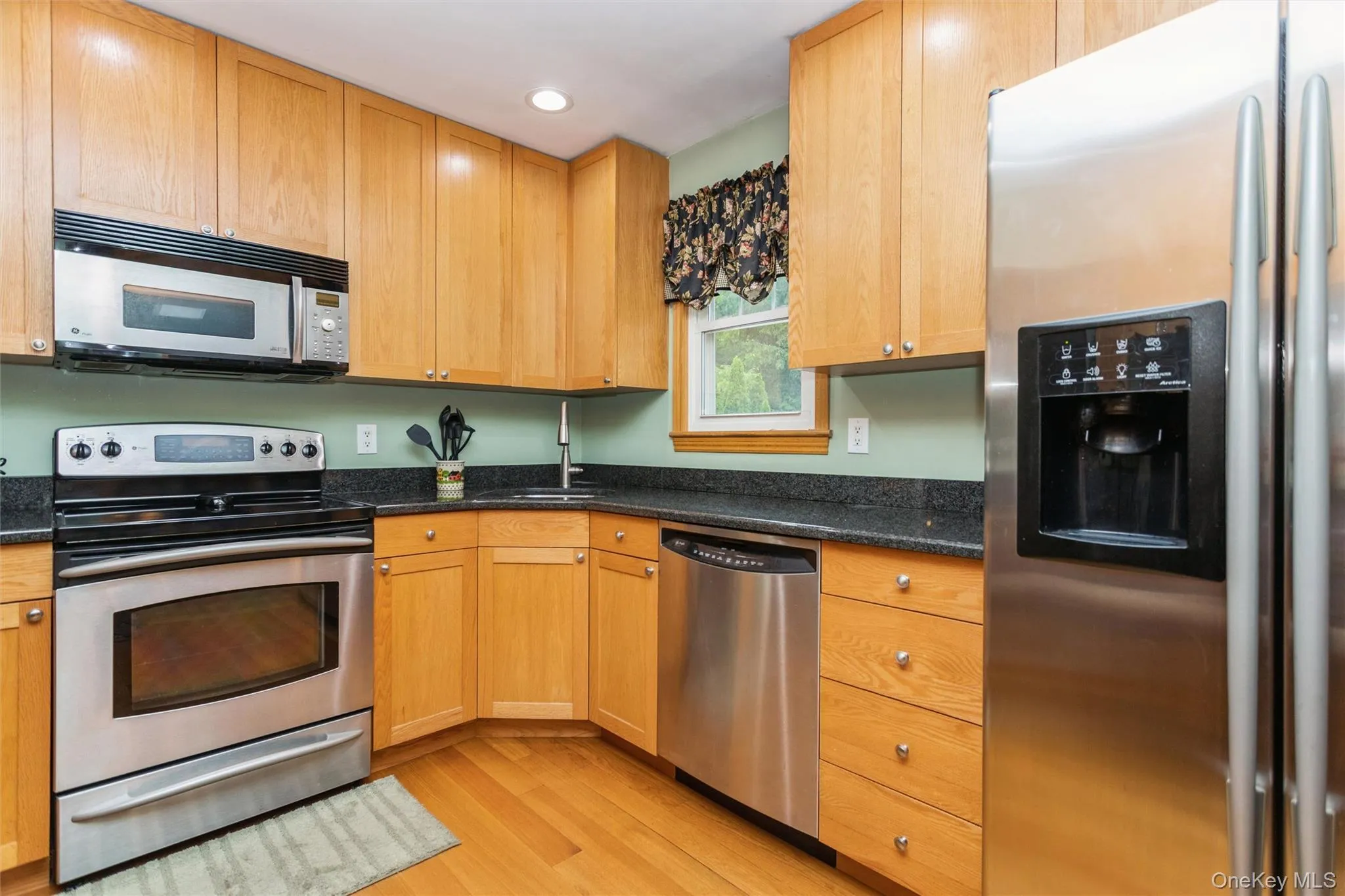 252 Buttonwood Avenue, Cortlandt, NY, 4 Bedrooms Bedrooms, 8 Rooms Rooms,2 BathroomsBathrooms,Residential,For Rent,Buttonwood,0,1049132 252 Buttonwood Avenue, Cortlandt, NY, 4 Bedrooms Bedrooms, 8 Rooms Rooms,2 BathroomsBathrooms,Residential,For Rent,Buttonwood,0,1049132