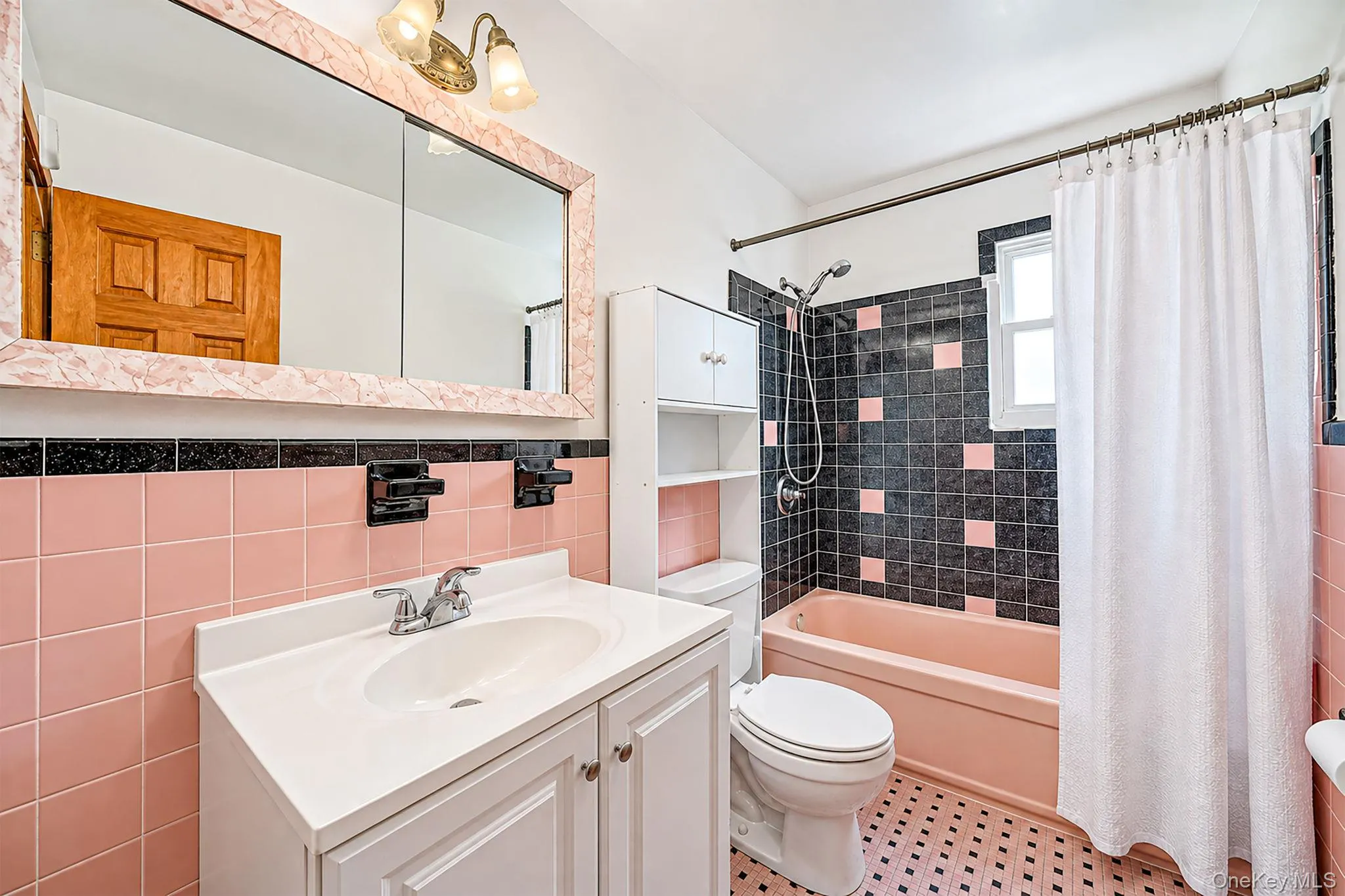 67 Holly Avenue, Hempstead, NY, 4 Bedrooms Bedrooms, 7 Rooms Rooms,1 BathroomBathrooms,Residential,For Rent,Holly,0,1049140 67 Holly Avenue, Hempstead, NY, 4 Bedrooms Bedrooms, 7 Rooms Rooms,1 BathroomBathrooms,Residential,For Rent,Holly,0,1049140
